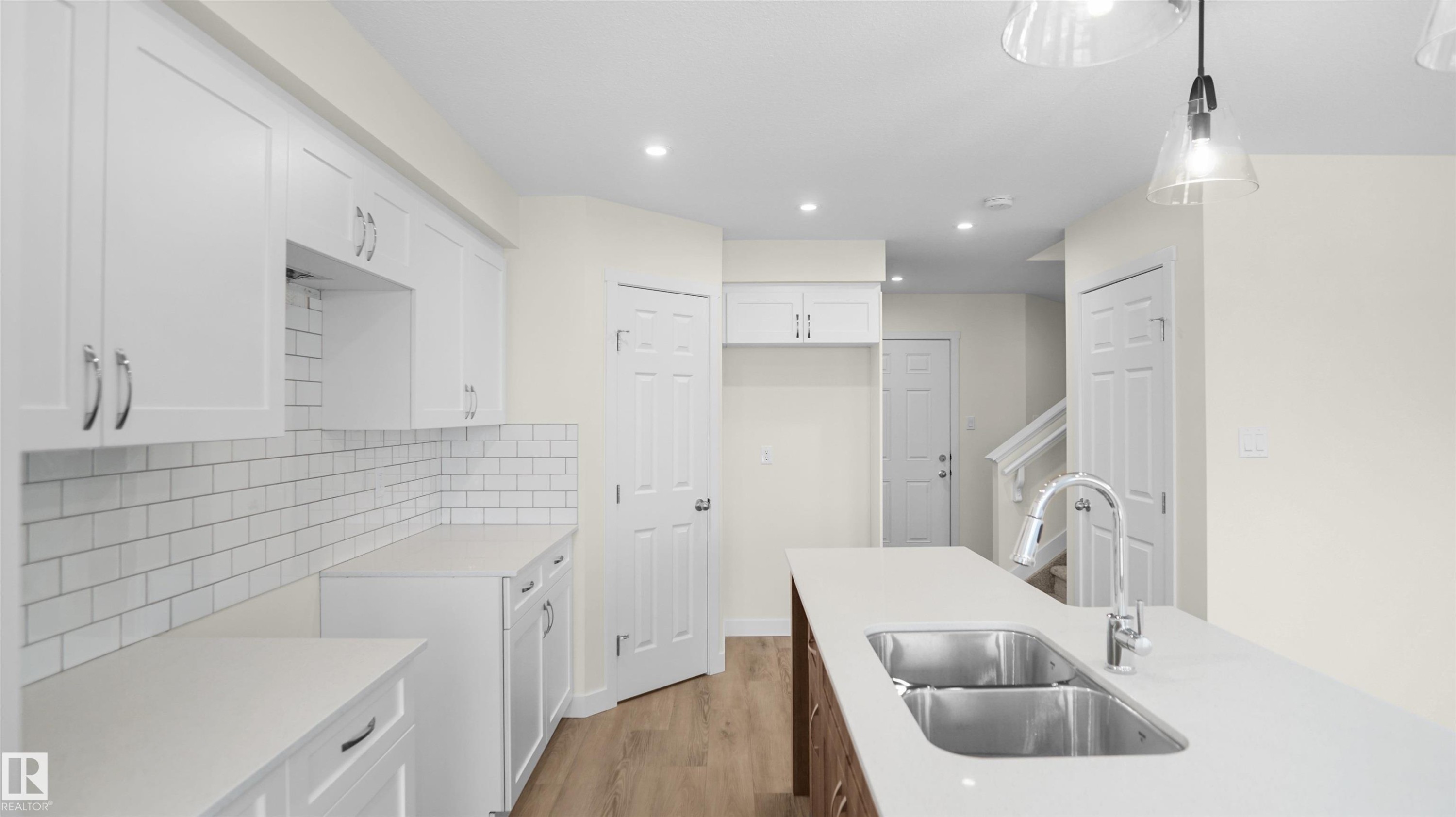 












19012 29 Avenue

,
Edmonton,




AB
T6M 3C3

