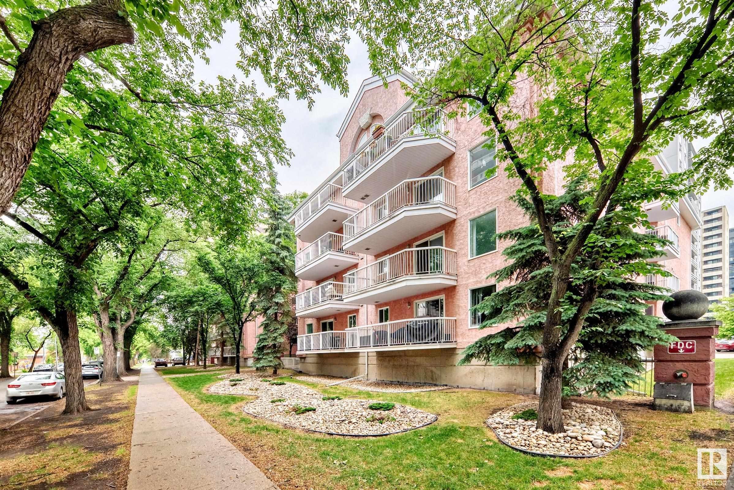 












308 10153 117 Street

,
Edmonton,




AB
T5K 1X5

