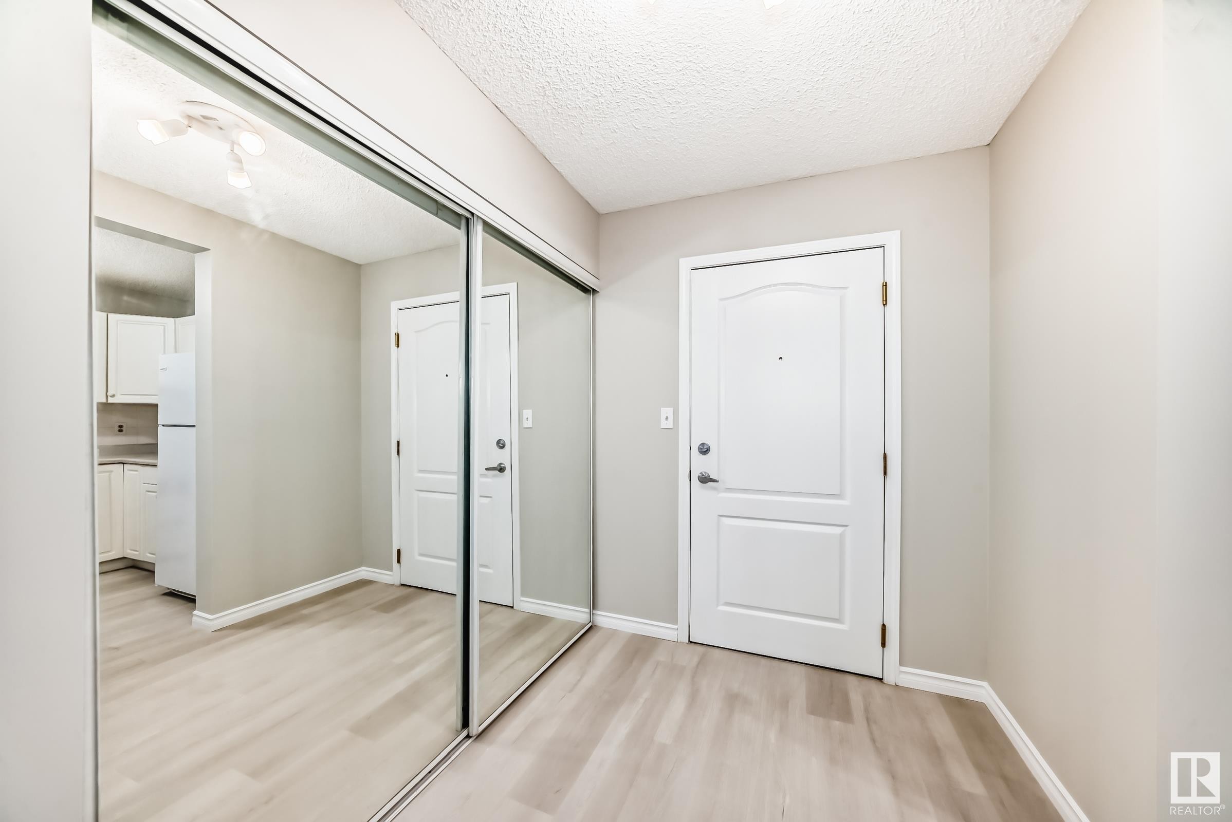 












308 10153 117 Street

,
Edmonton,




AB
T5K 1X5

