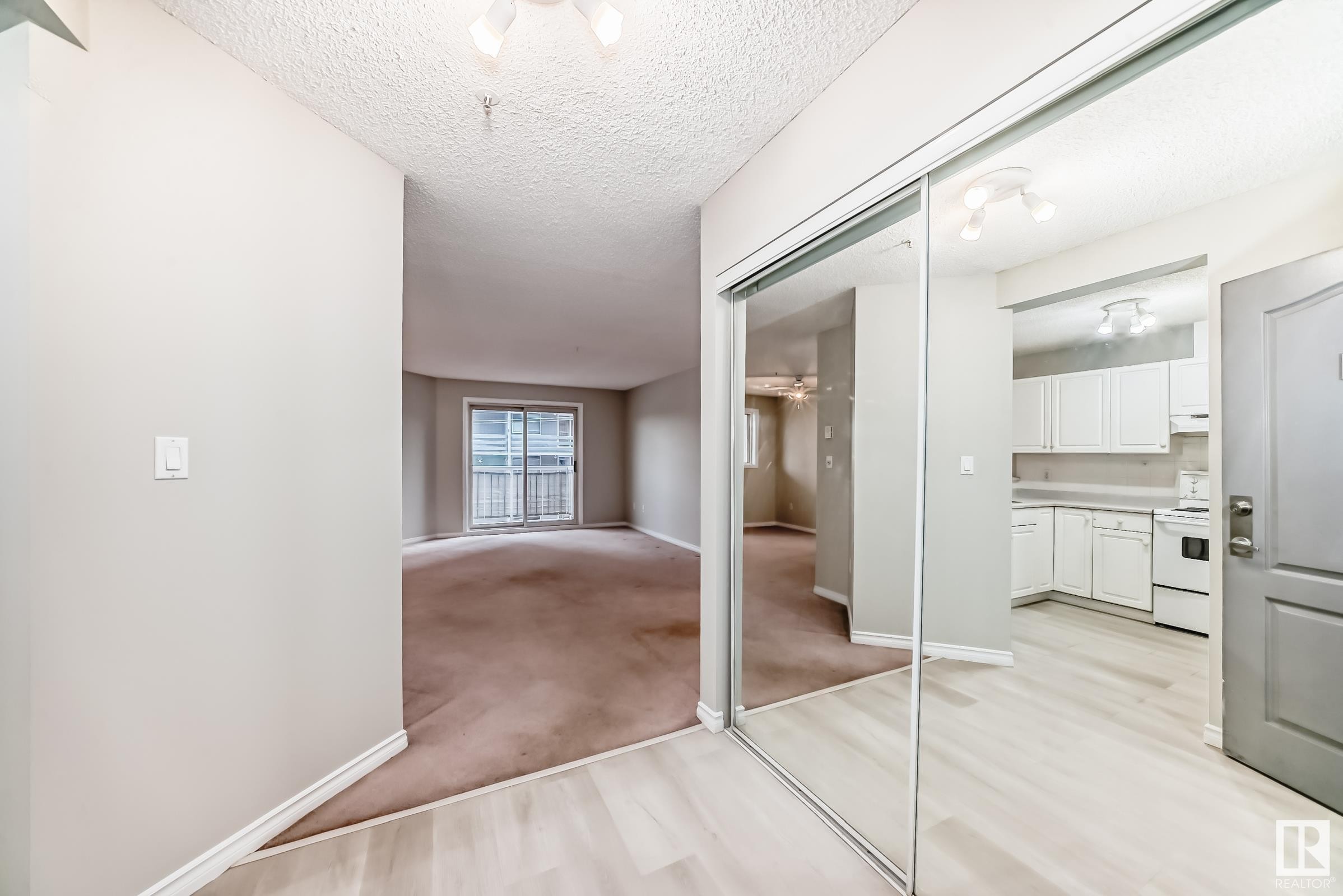












308 10153 117 Street

,
Edmonton,




AB
T5K 1X5

