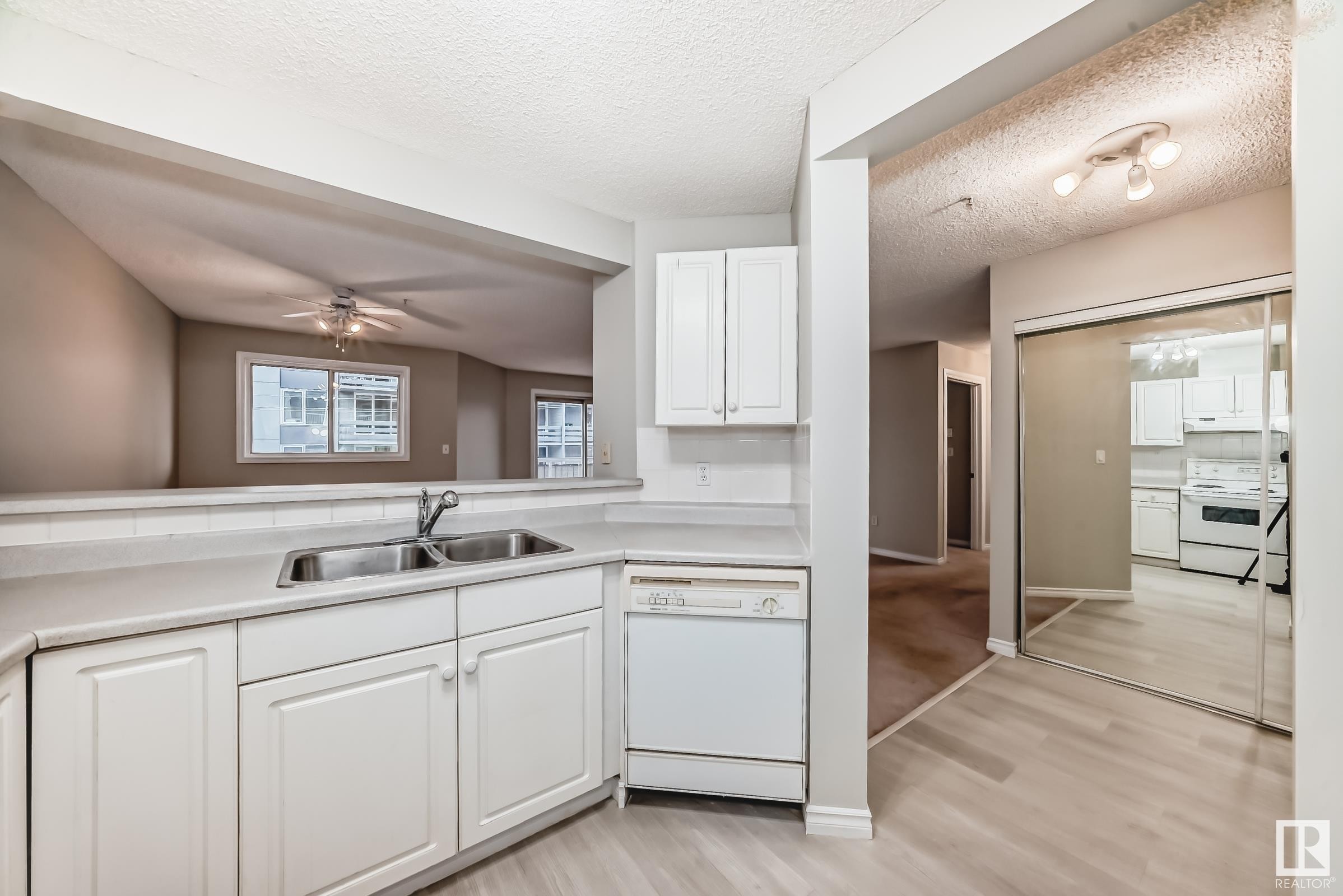 












308 10153 117 Street

,
Edmonton,




AB
T5K 1X5

