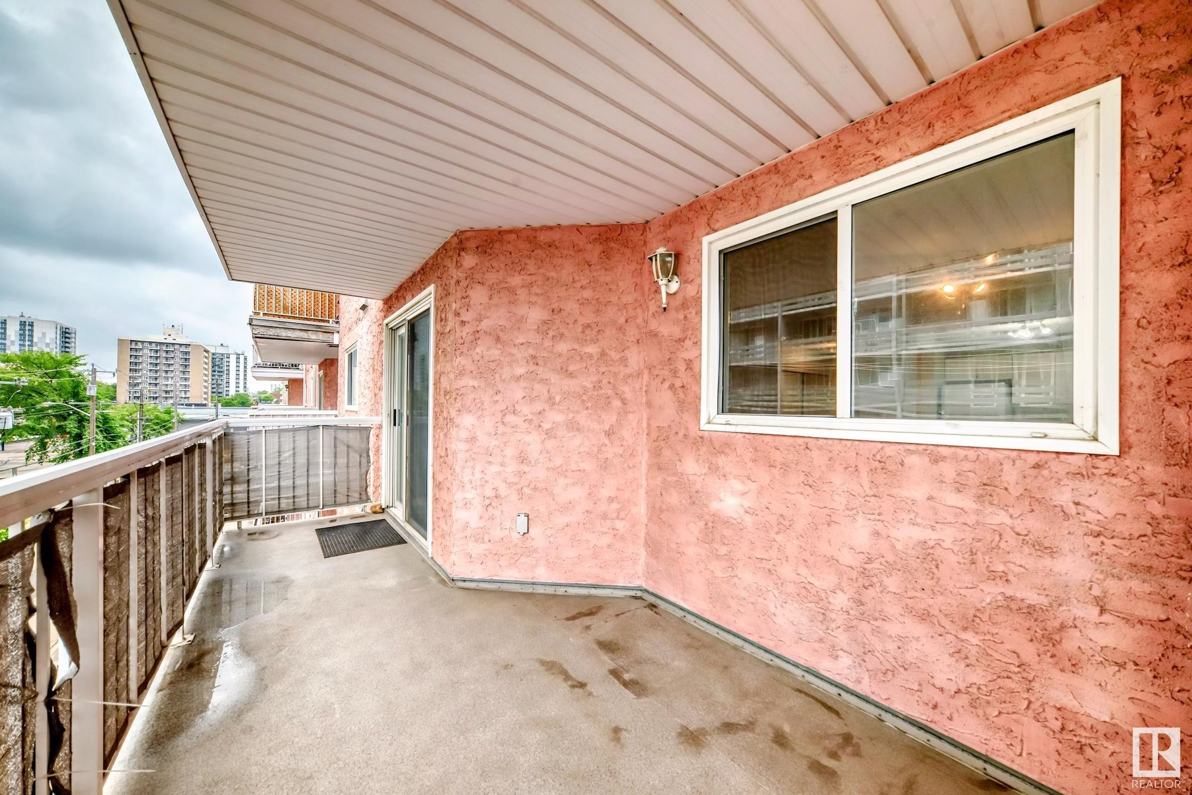 












308 10153 117 Street

,
Edmonton,




AB
T5K 1X5


