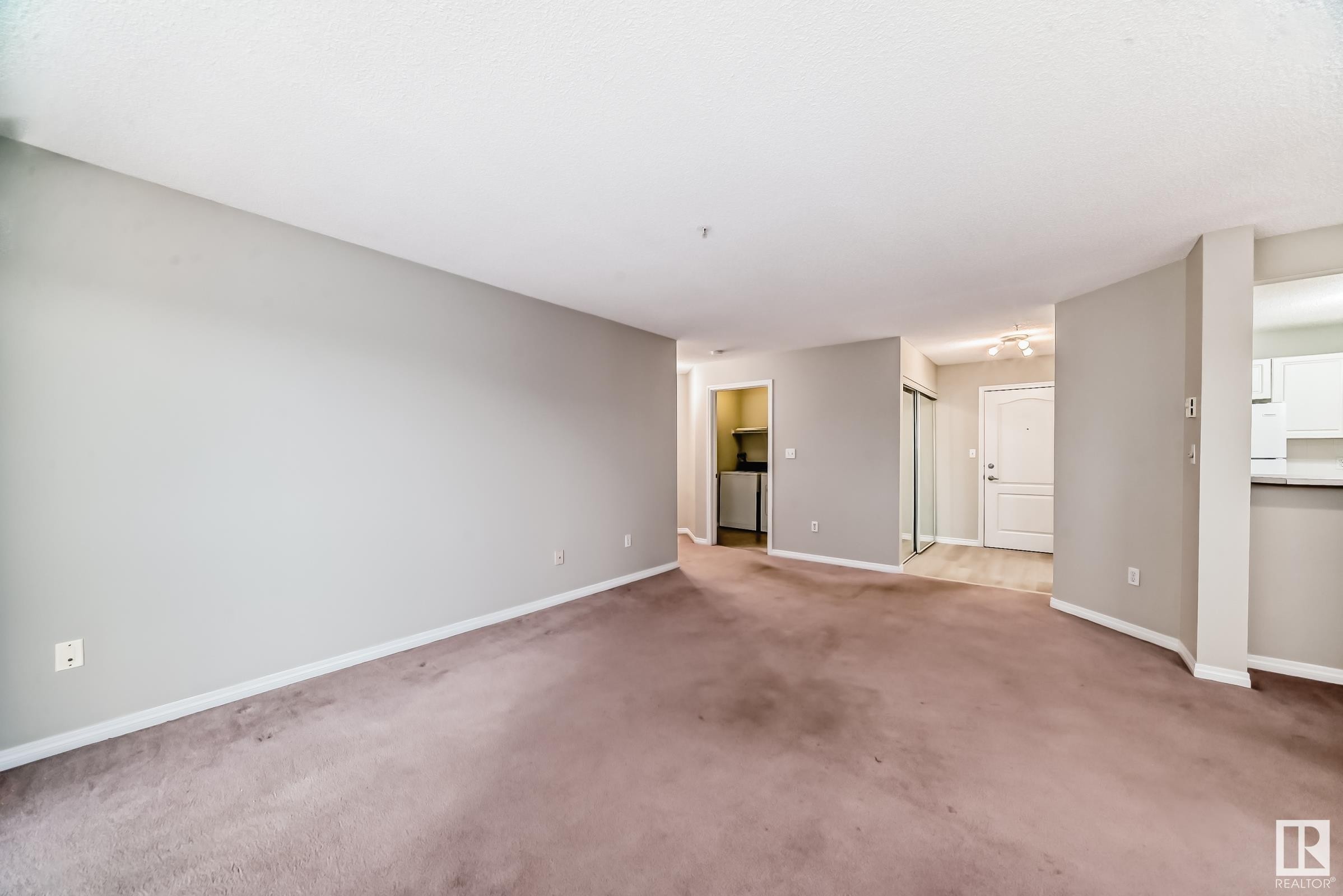 












308 10153 117 Street

,
Edmonton,




AB
T5K 1X5

