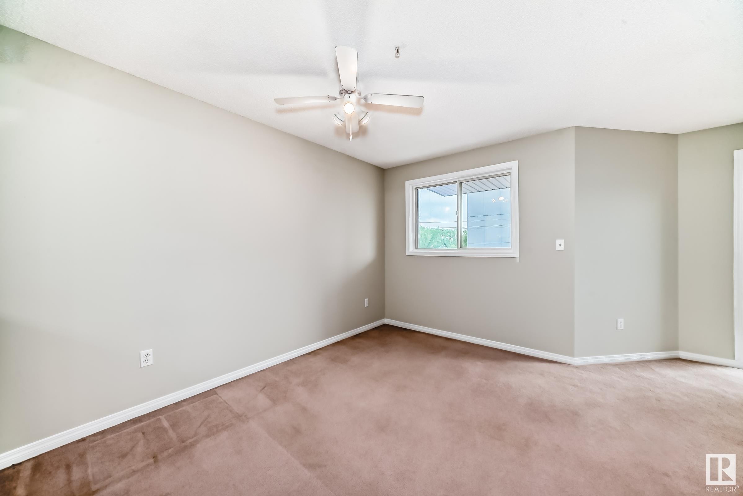 












308 10153 117 Street

,
Edmonton,




AB
T5K 1X5

