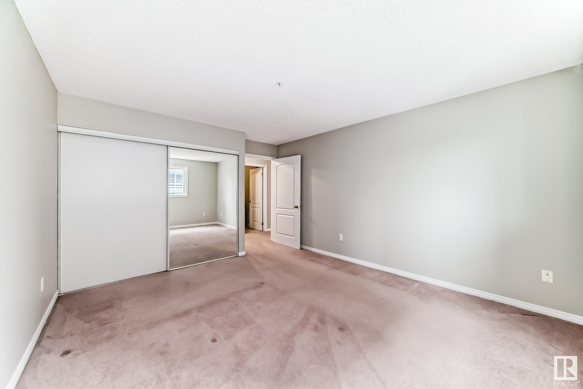 












308 10153 117 Street

,
Edmonton,




AB
T5K 1X5

