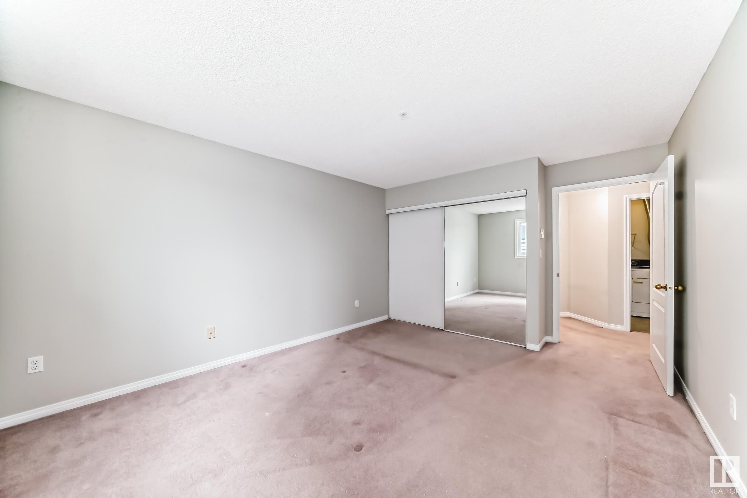 












308 10153 117 Street

,
Edmonton,




AB
T5K 1X5

