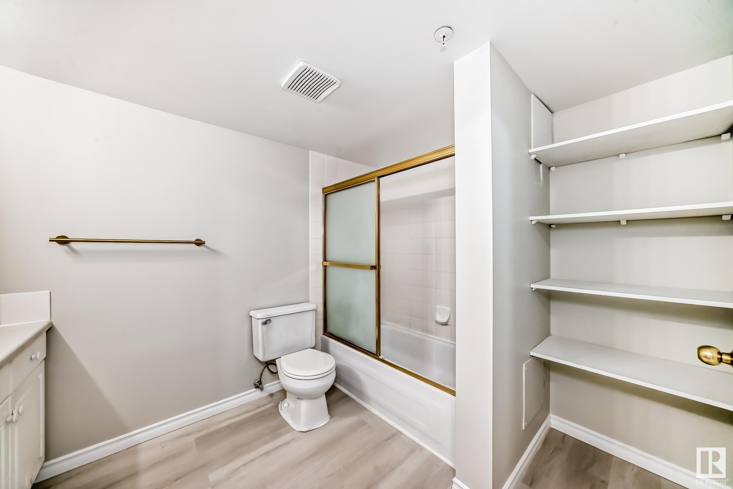 












308 10153 117 Street

,
Edmonton,




AB
T5K 1X5

