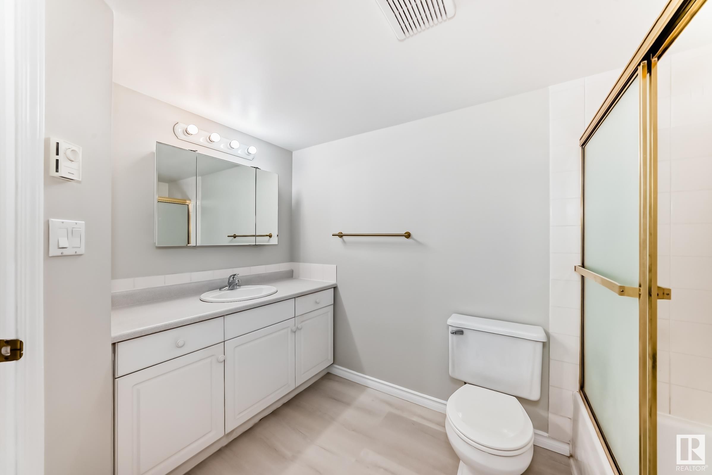 












308 10153 117 Street

,
Edmonton,




AB
T5K 1X5

