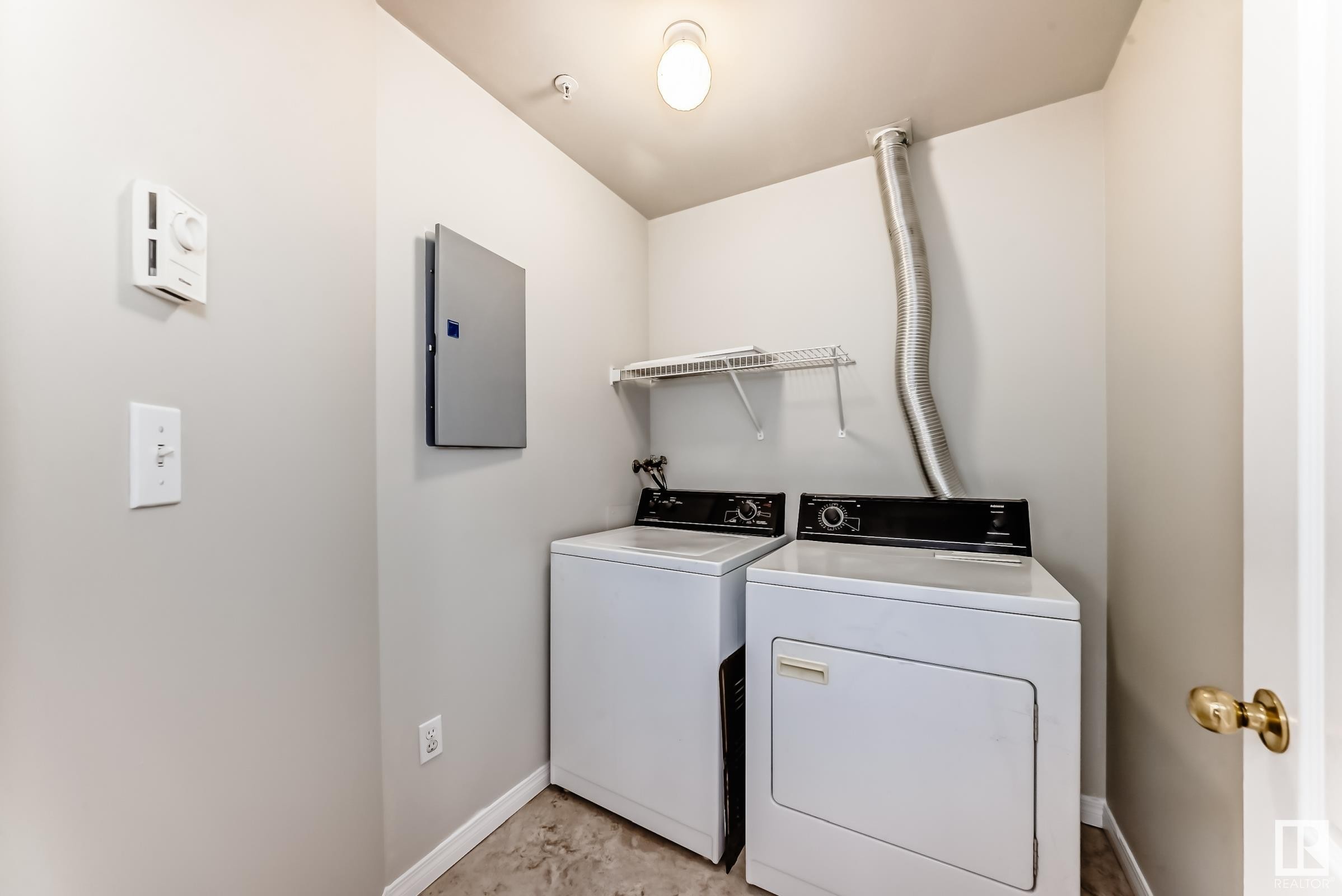 












308 10153 117 Street

,
Edmonton,




AB
T5K 1X5

