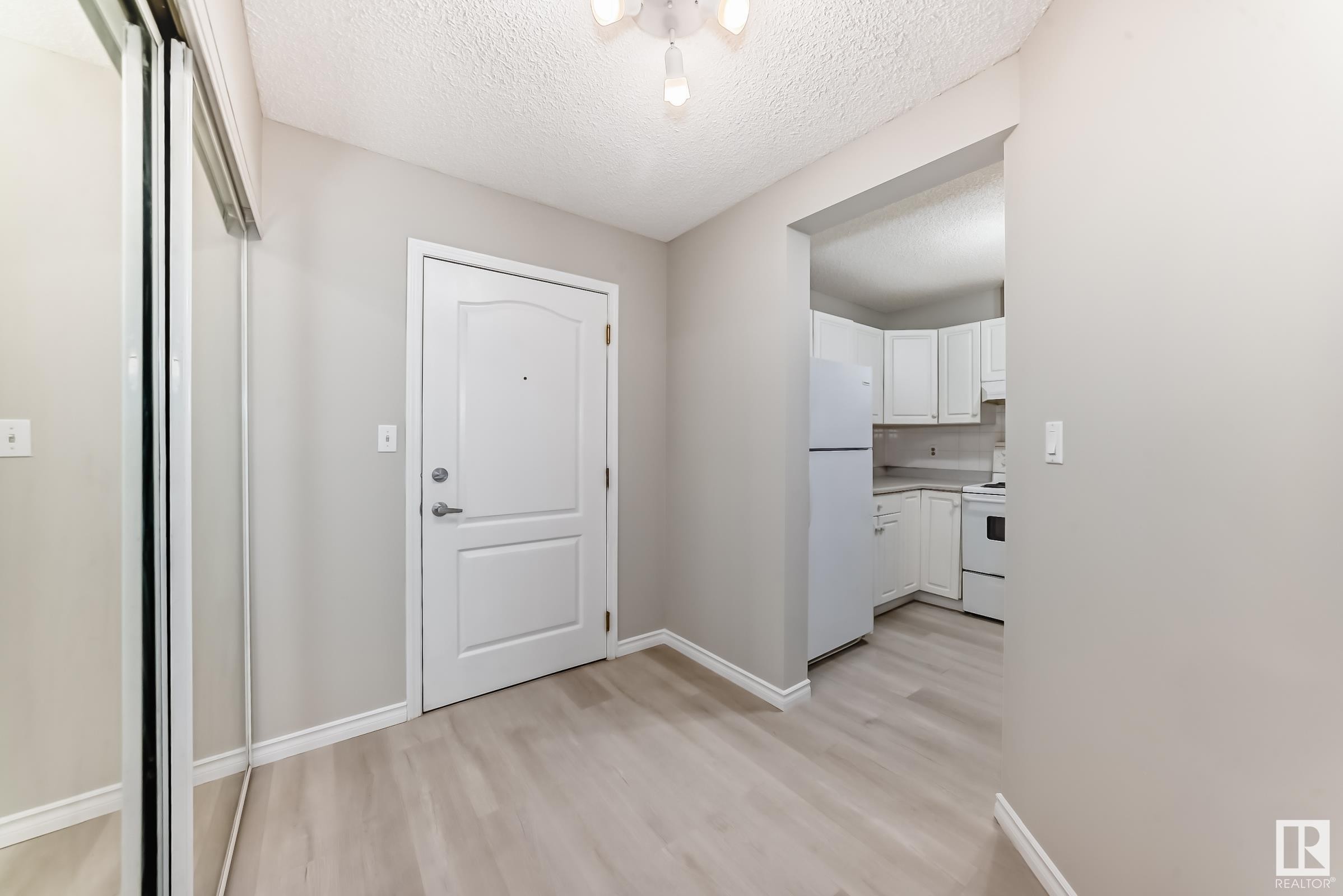 












308 10153 117 Street

,
Edmonton,




AB
T5K 1X5

