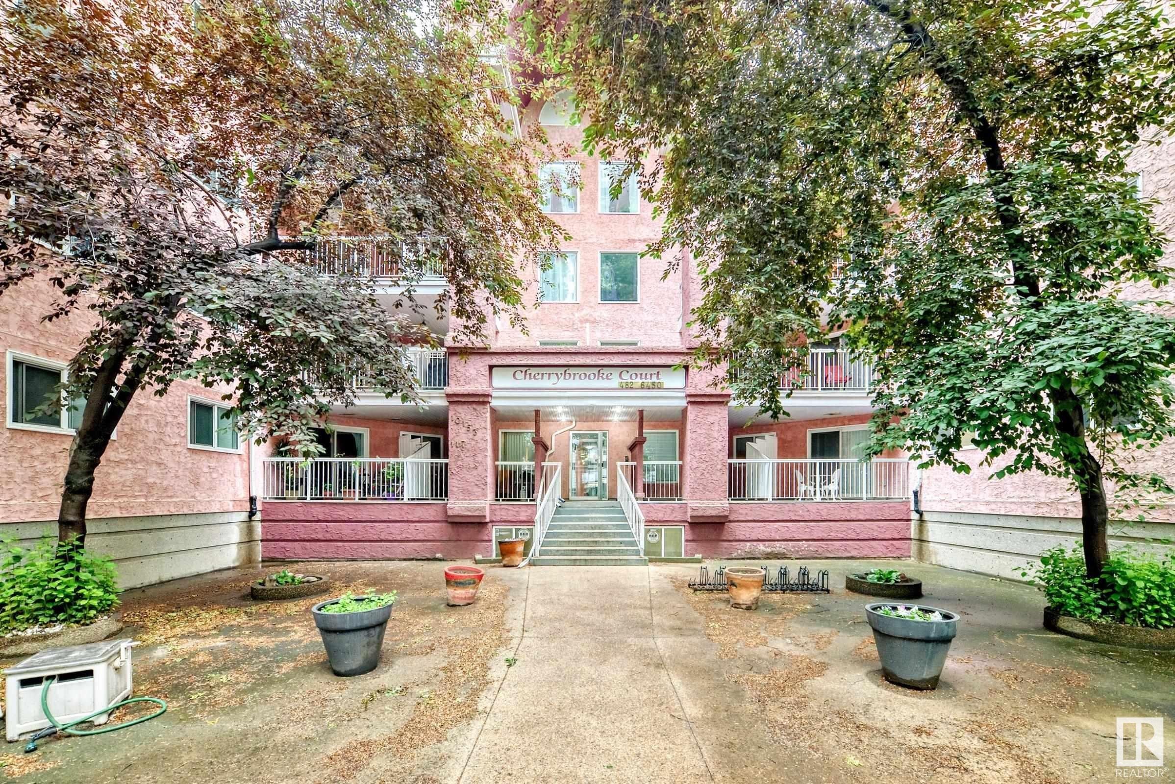 












308 10153 117 Street

,
Edmonton,




AB
T5K 1X5

