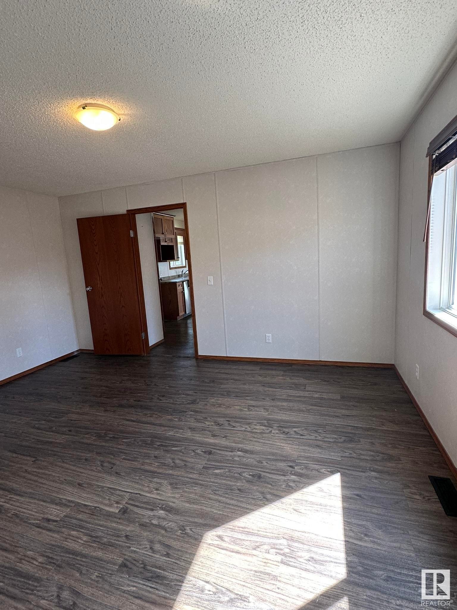 












1244 53222 Range Road 272

,
Rural Parkland County,




AB
T7X 4K4

