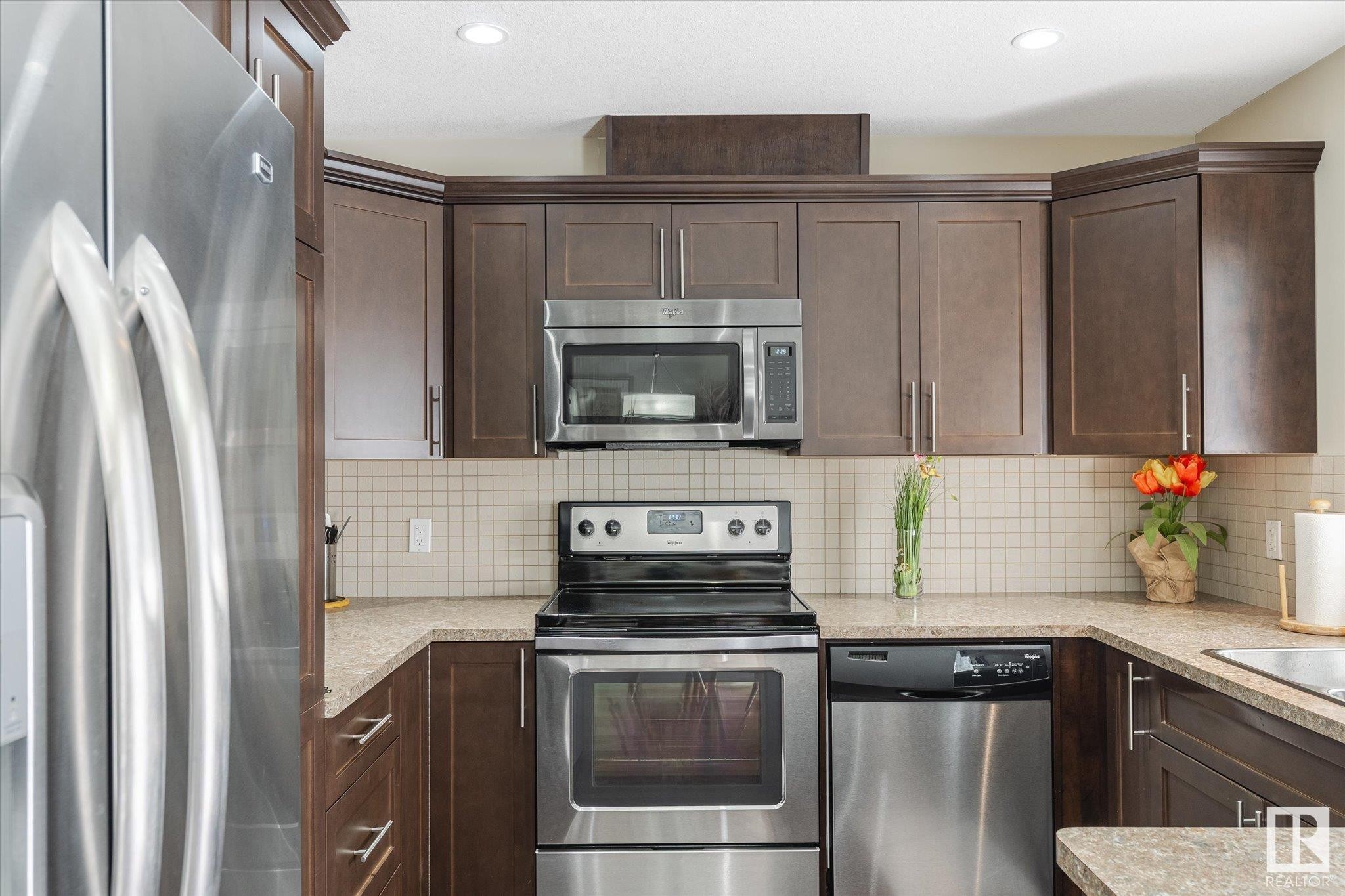 












26 1150 WINDERMERE Way

,
Edmonton,




AB
T6W 2B6


