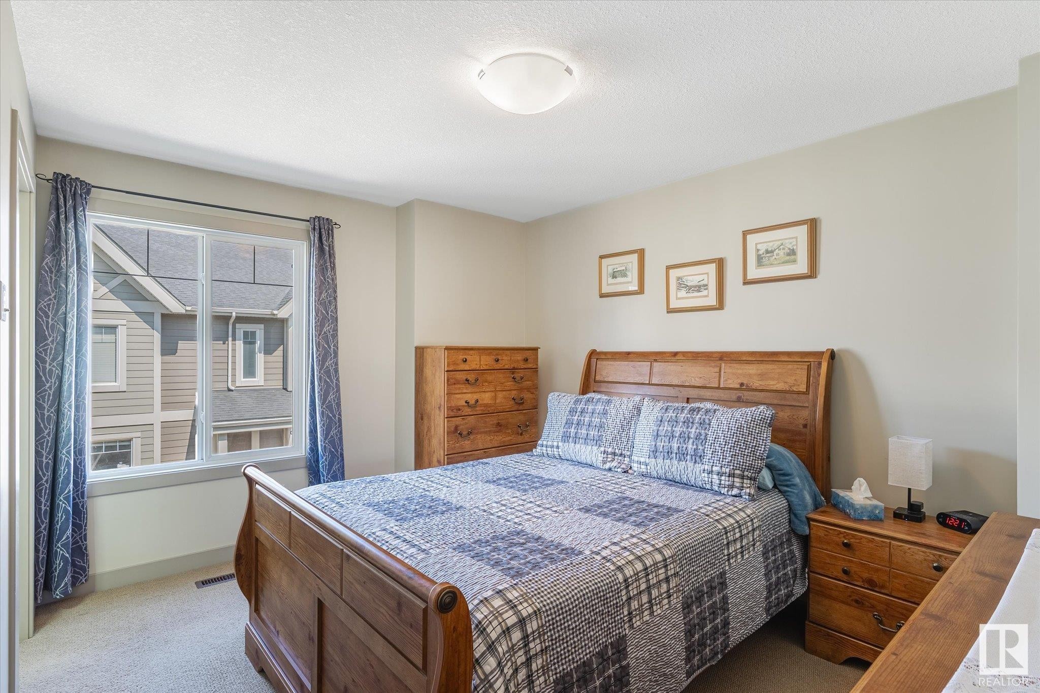 












26 1150 WINDERMERE Way

,
Edmonton,




AB
T6W 2B6

