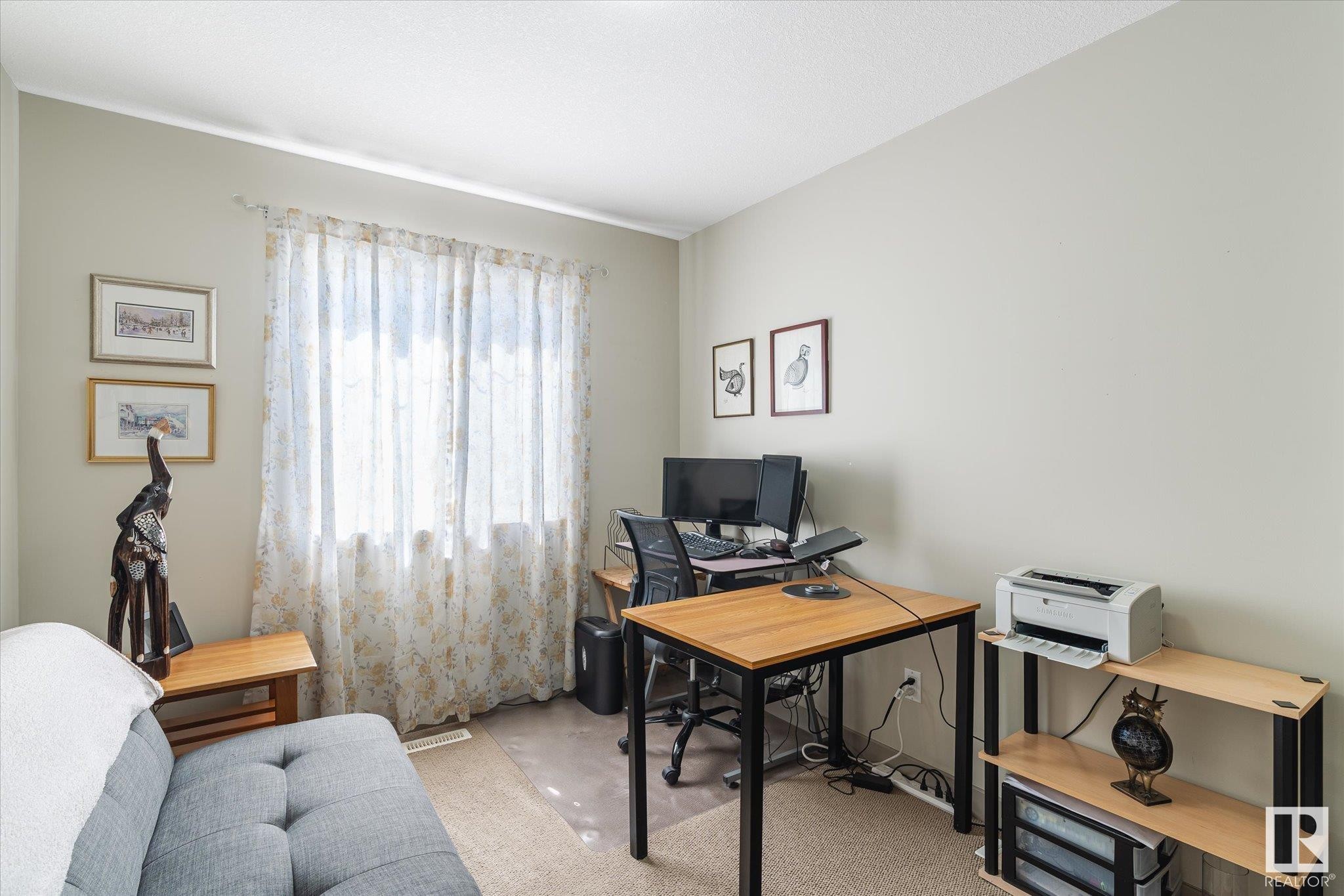 












26 1150 WINDERMERE Way

,
Edmonton,




AB
T6W 2B6

