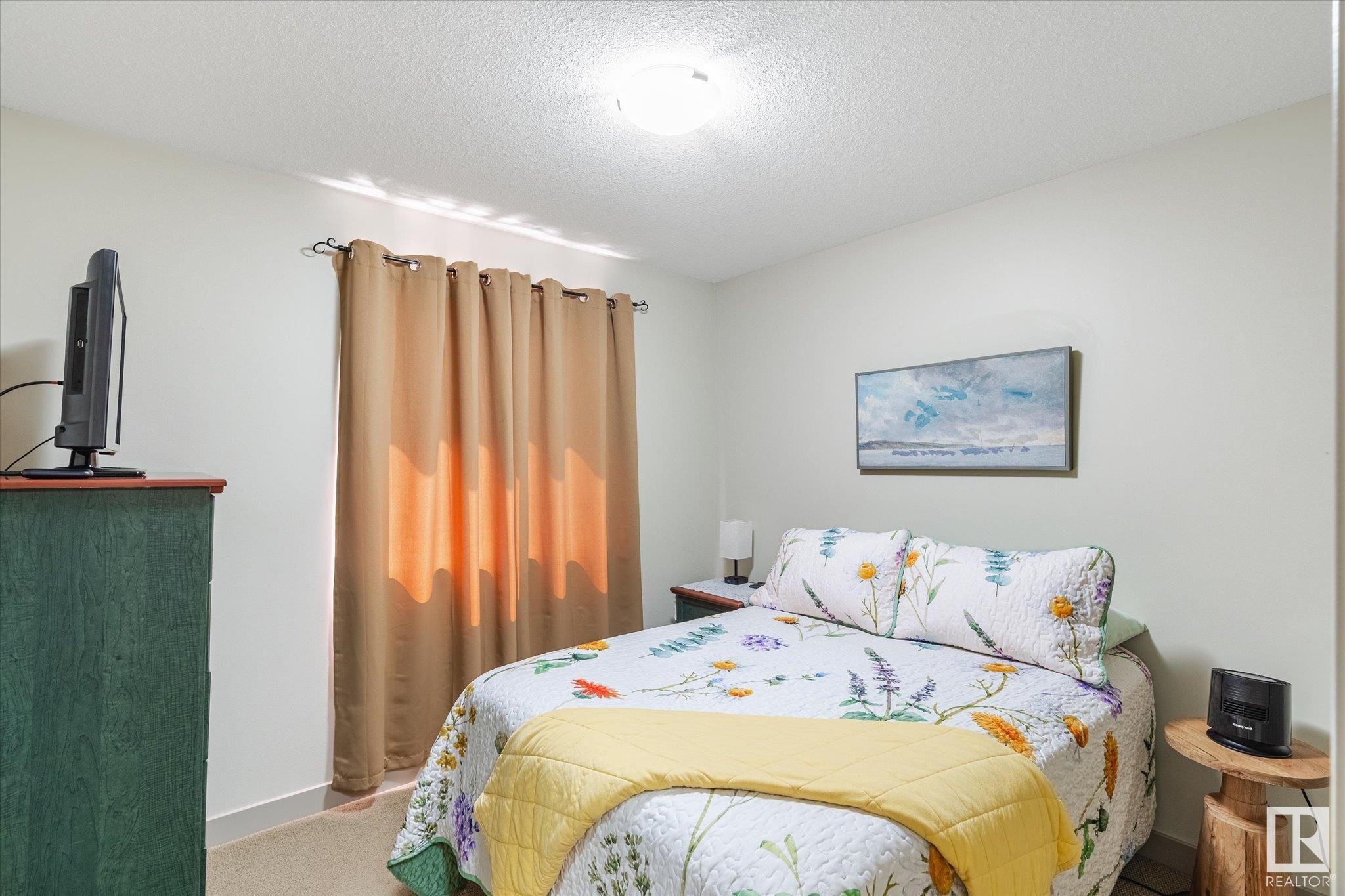 












26 1150 WINDERMERE Way

,
Edmonton,




AB
T6W 2B6

