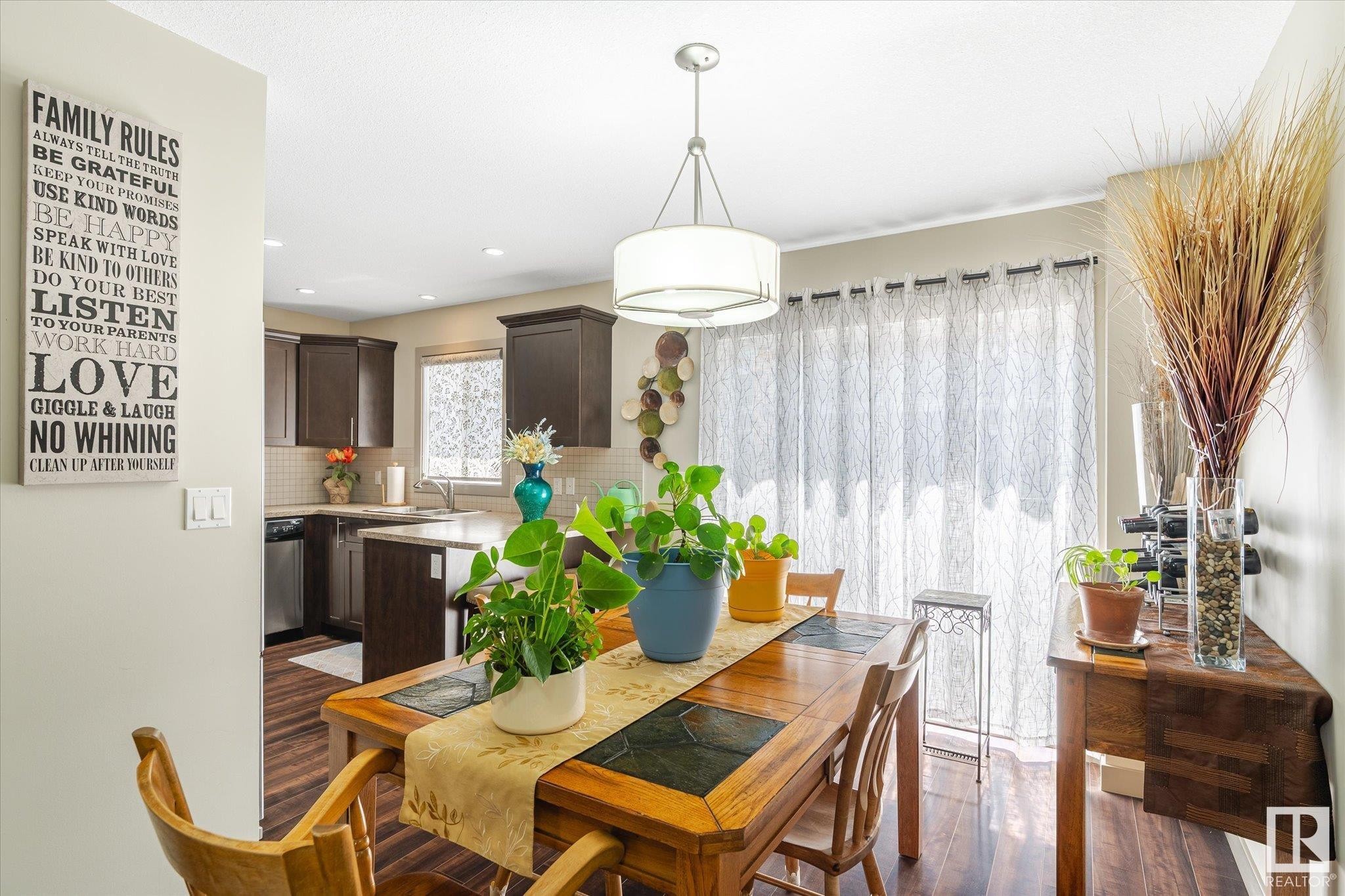 












26 1150 WINDERMERE Way

,
Edmonton,




AB
T6W 2B6

