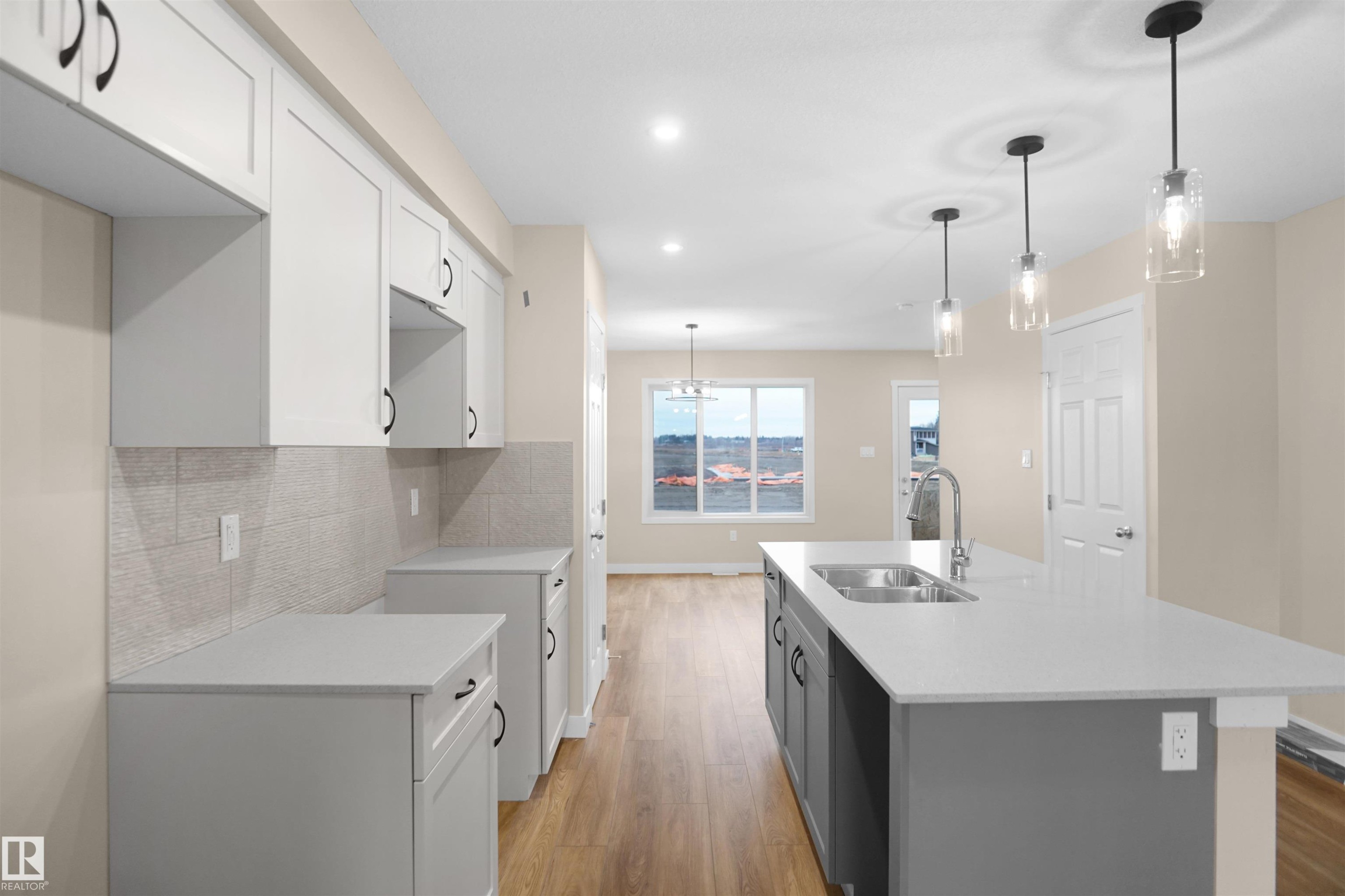 












626 176 Avenue

,
Edmonton,




AB
T5Y 4G1

