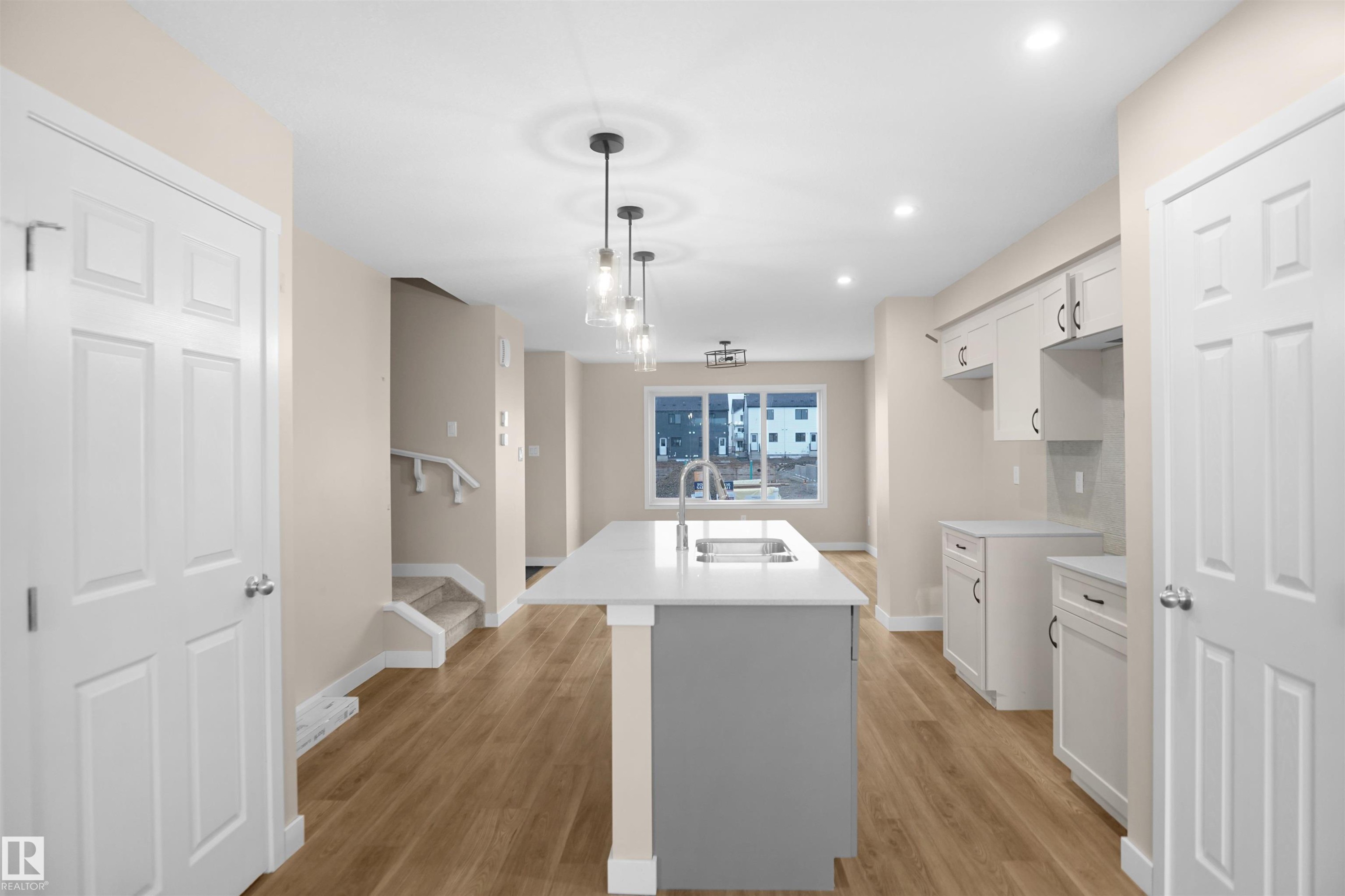 












626 176 Avenue

,
Edmonton,




AB
T5Y 4G1

