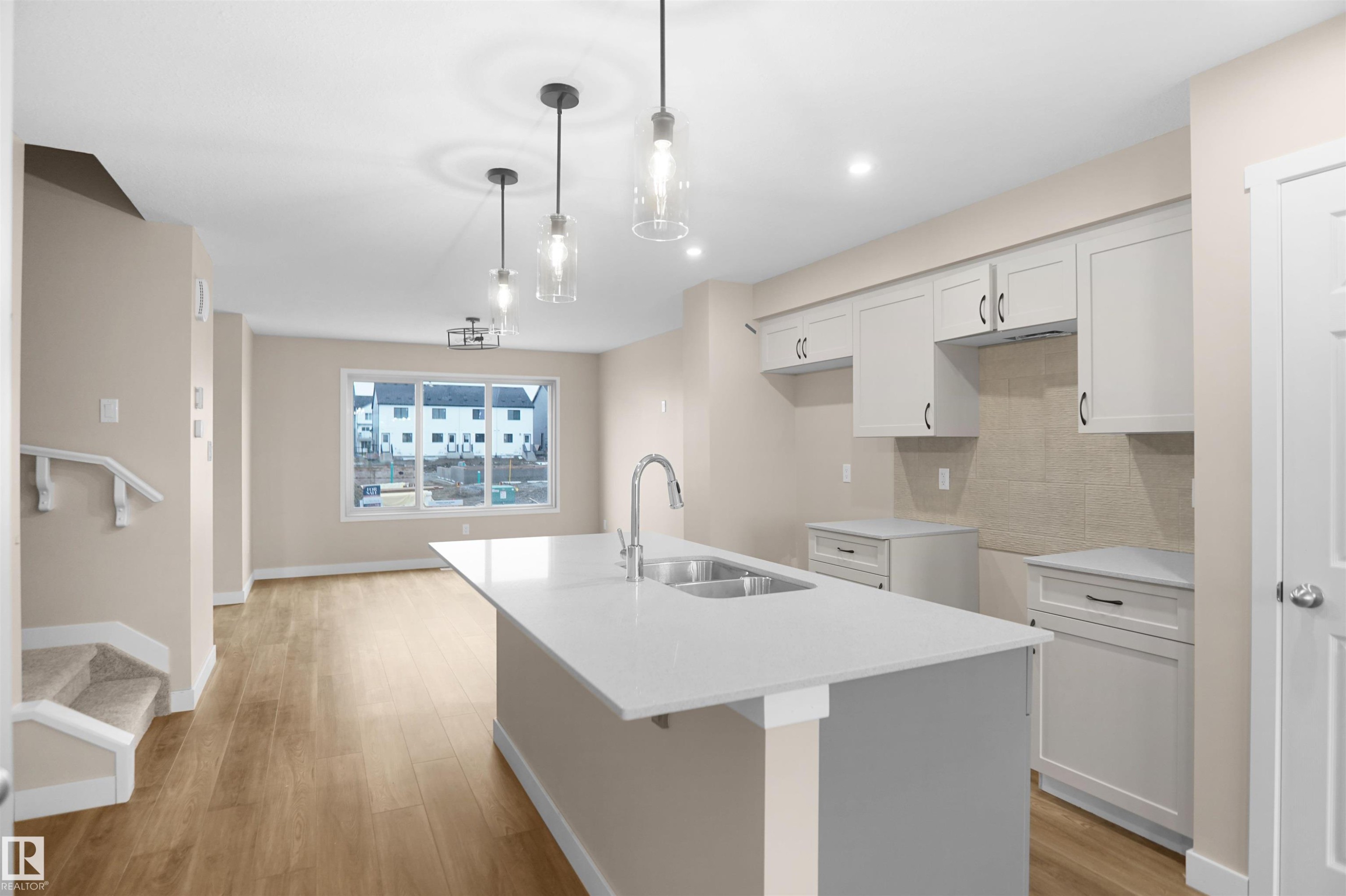 












626 176 Avenue

,
Edmonton,




AB
T5Y 4G1

