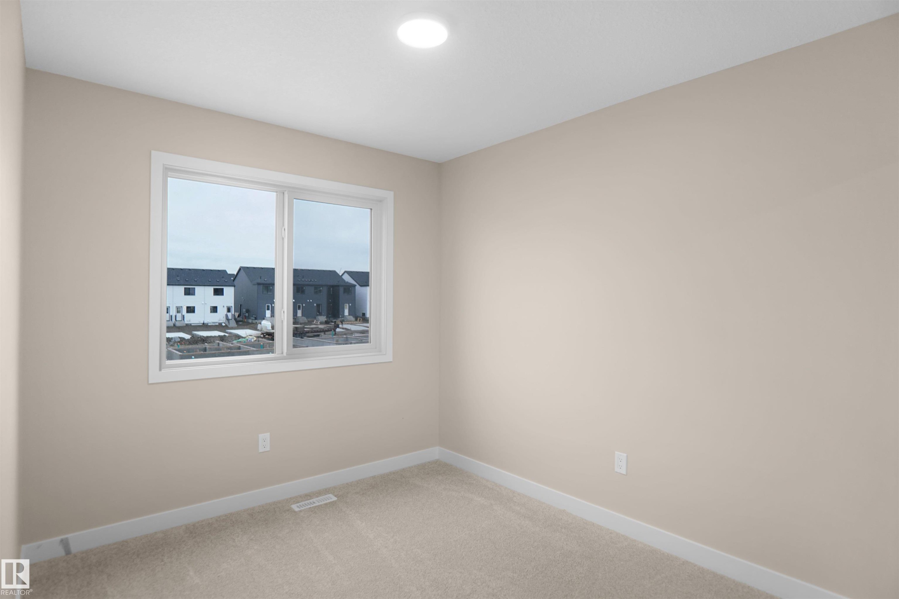 












626 176 Avenue

,
Edmonton,




AB
T5Y 4G1

