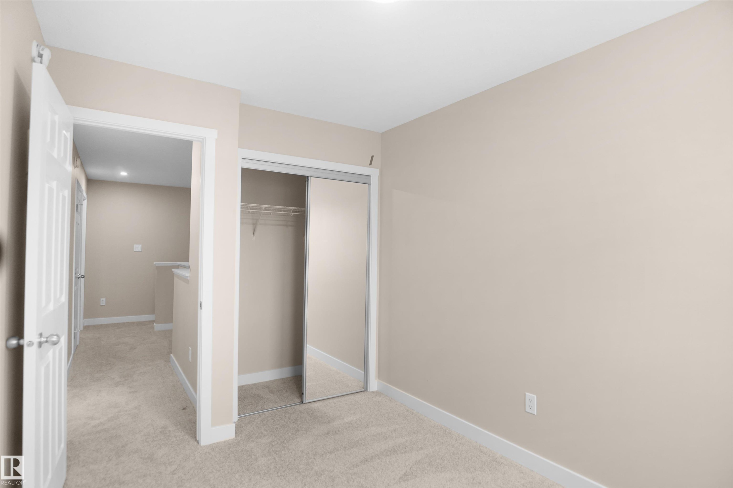 












626 176 Avenue

,
Edmonton,




AB
T5Y 4G1

