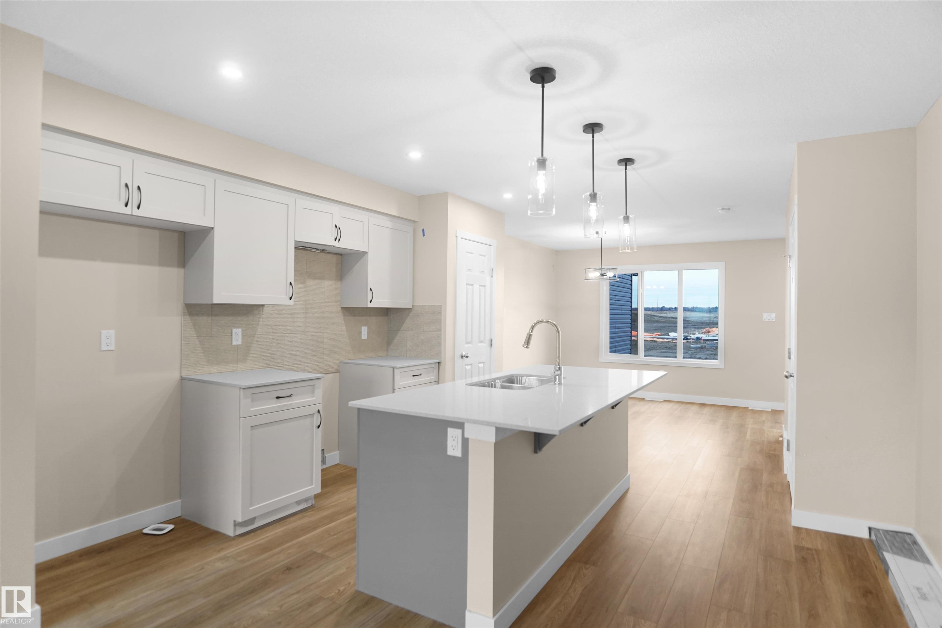 












626 176 Avenue

,
Edmonton,




AB
T5Y 4G1

