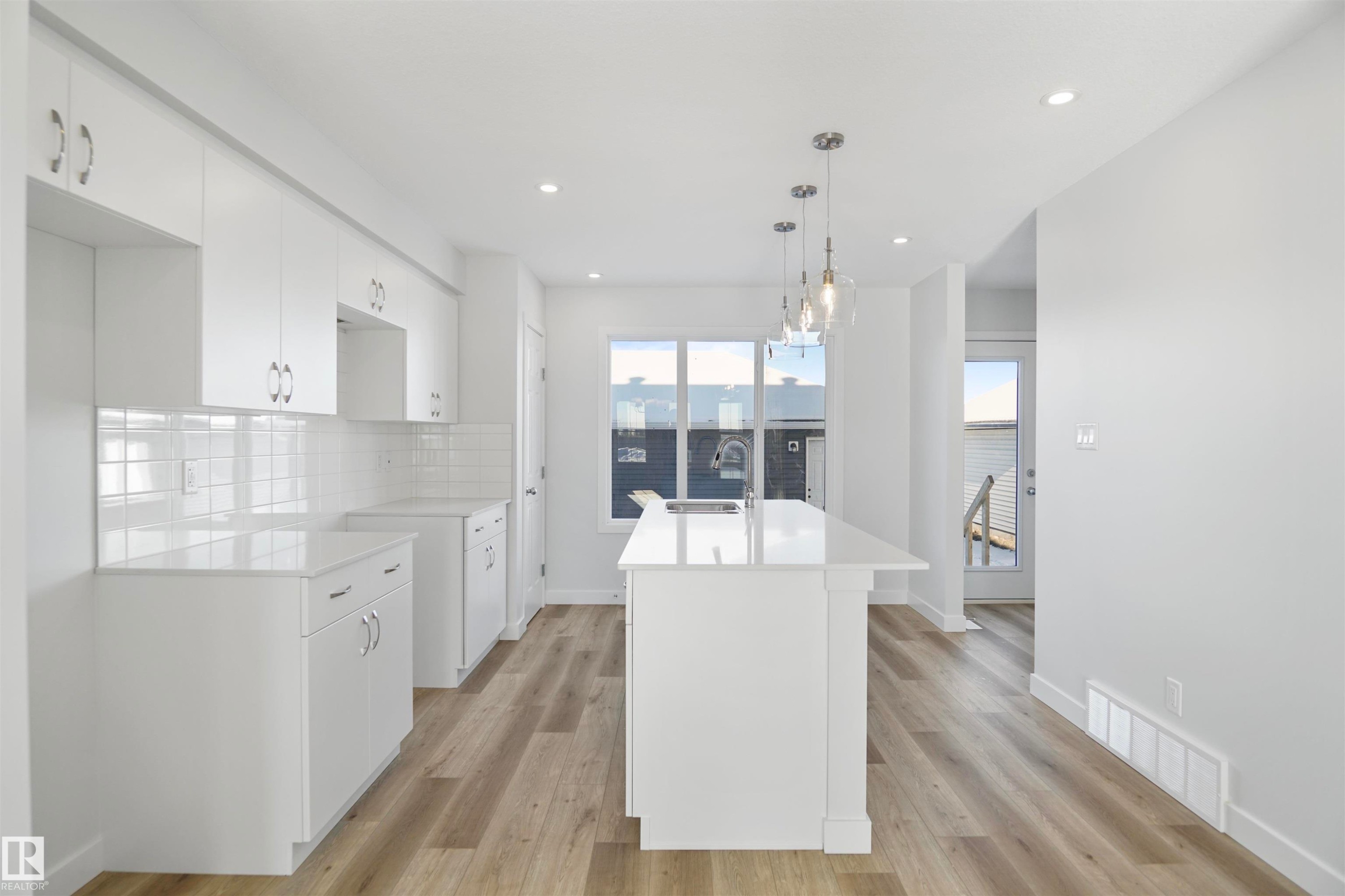 












160 Savoy Crescent

,
Sherwood Park,




AB
T8H 1Z8

