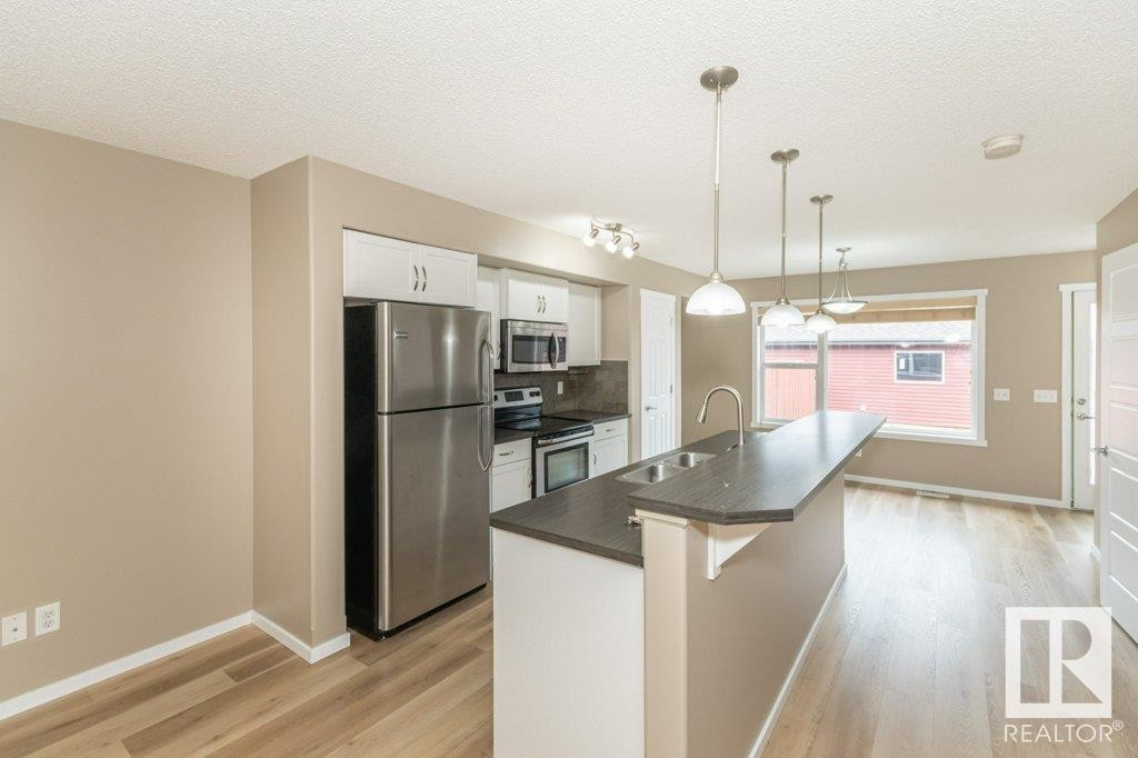 












2159 32 Street

,
Edmonton,




AB
T6T 0J9


