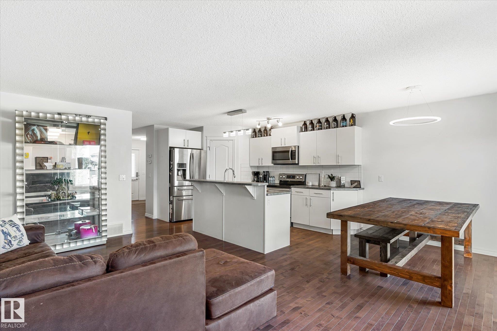 












17130 7A Avenue

,
Edmonton,




AB
T6W 0M5

