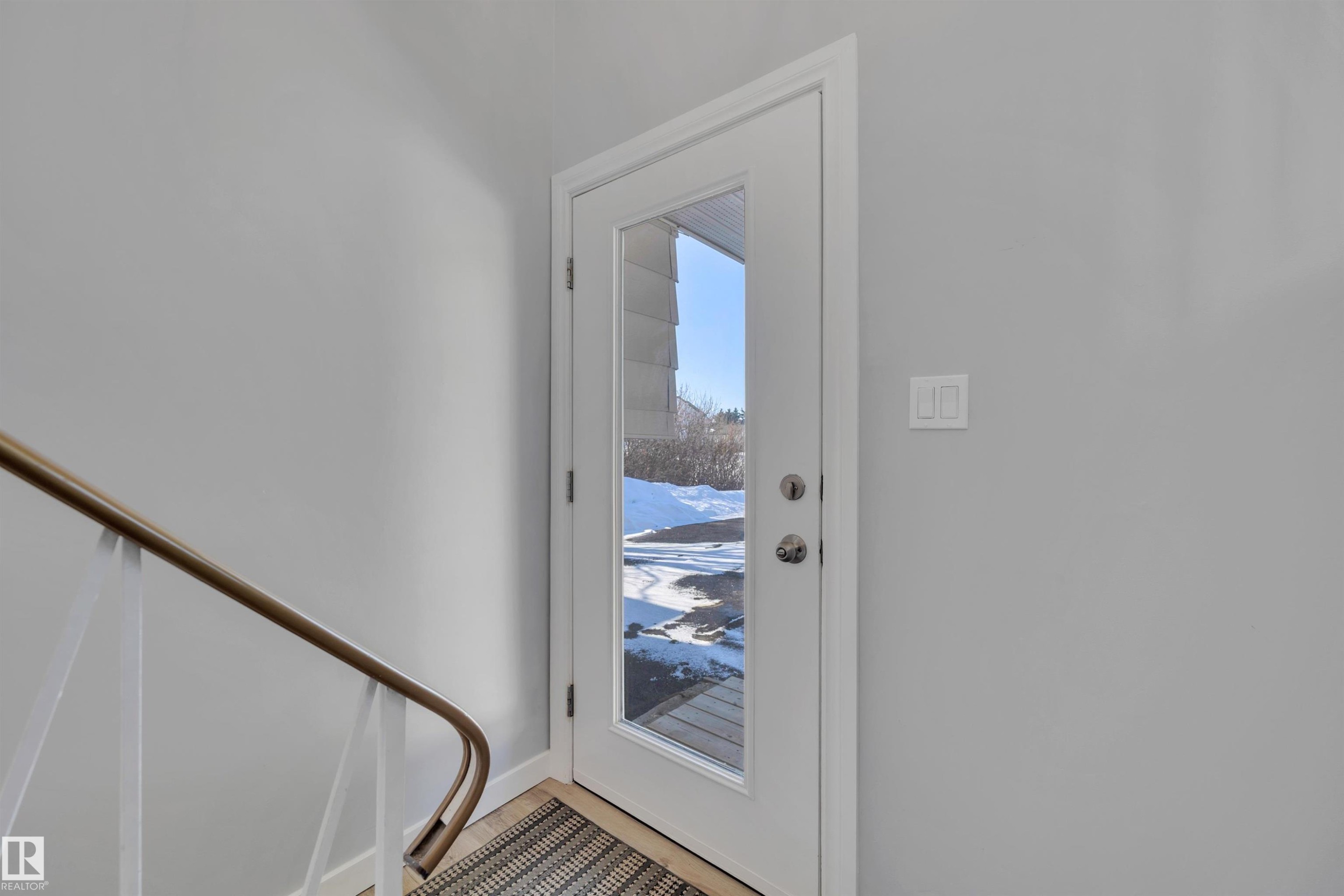 












2103 45 Street NW

,
Edmonton,




AB
T6L 2T9

