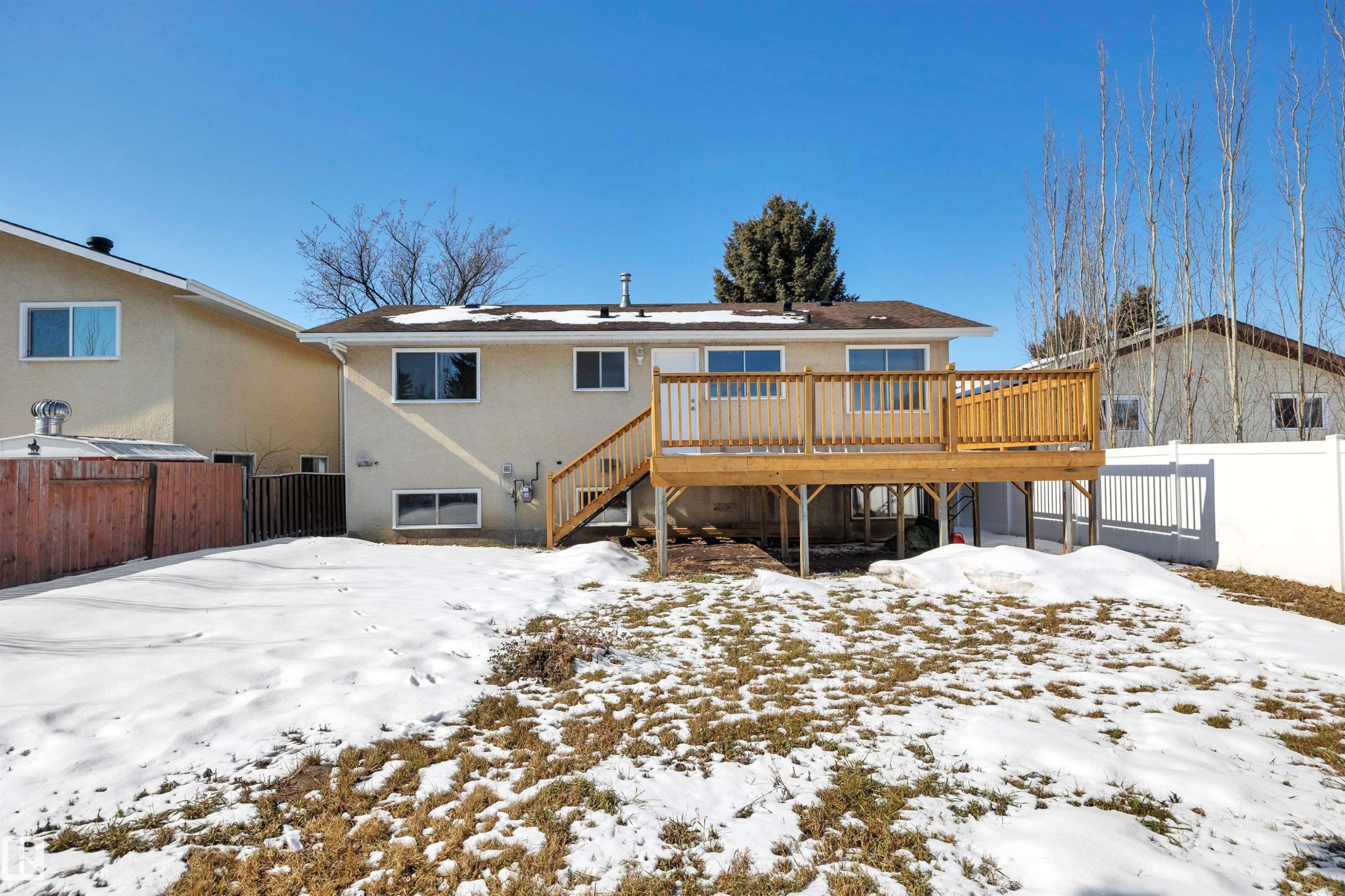 












2103 45 Street NW

,
Edmonton,




AB
T6L 2T9

