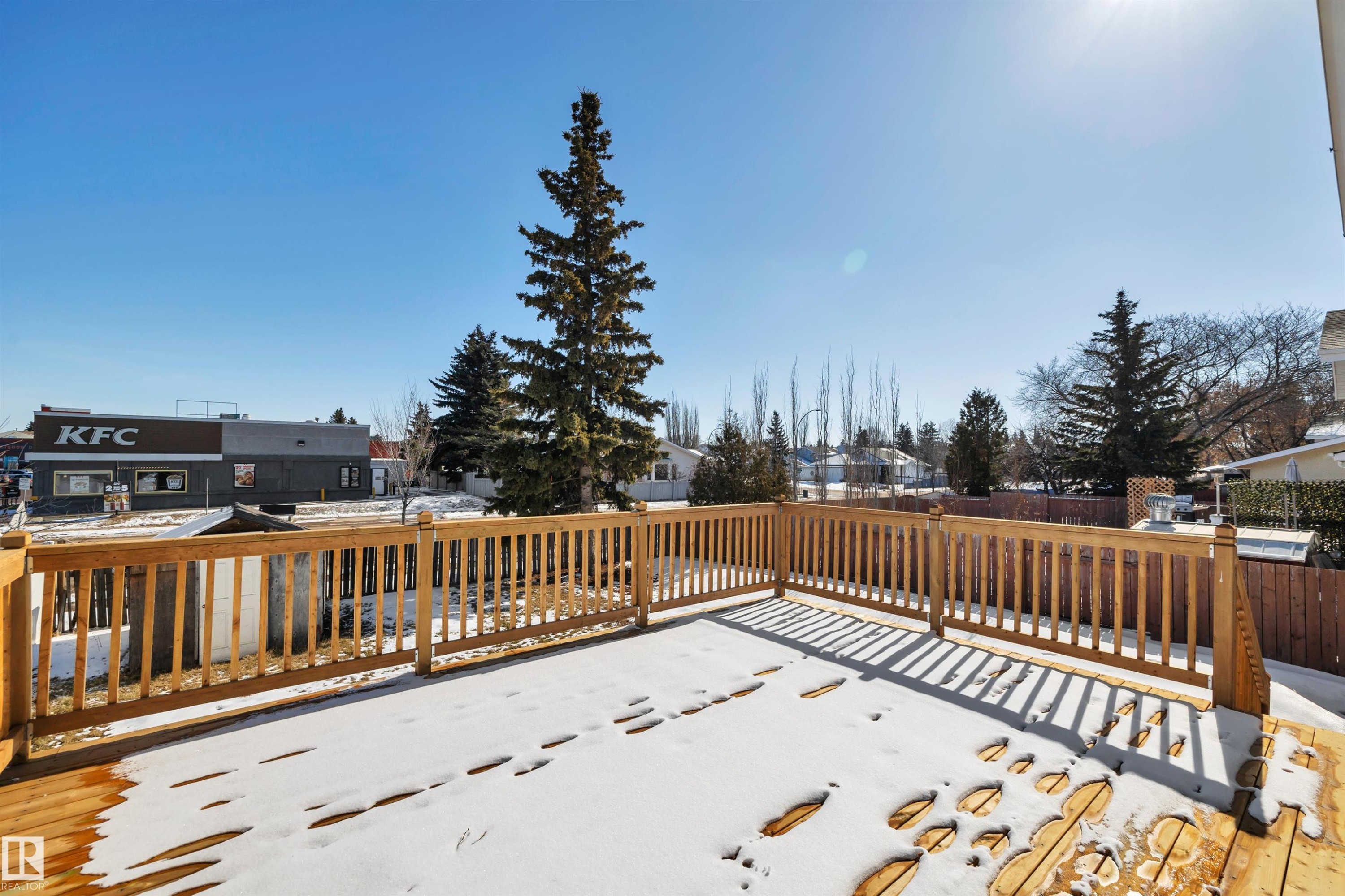 












2103 45 Street NW

,
Edmonton,




AB
T6L 2T9

