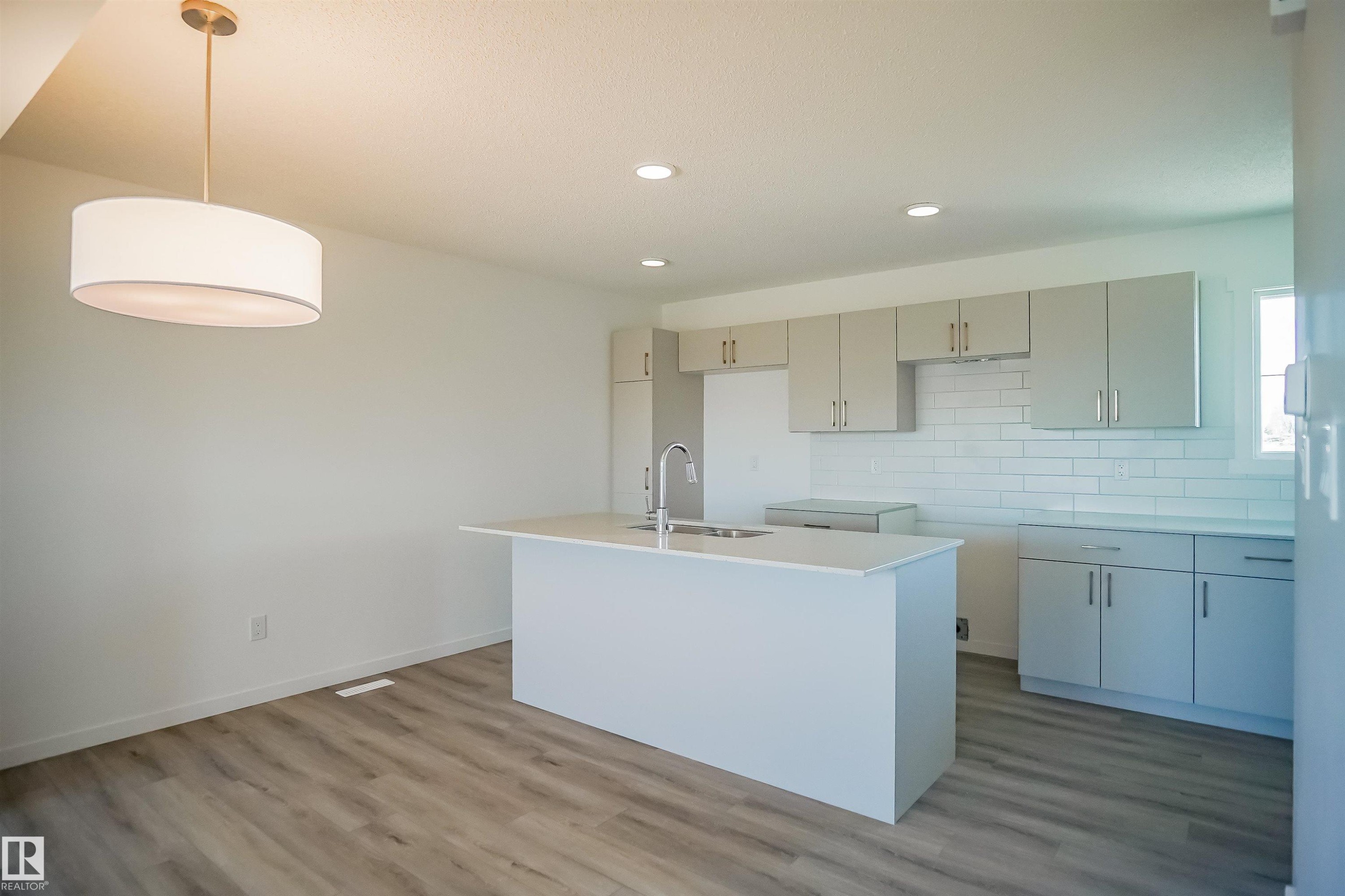 












4189 Kinglet Drive

,
Edmonton,




AB
T5S 0N8

