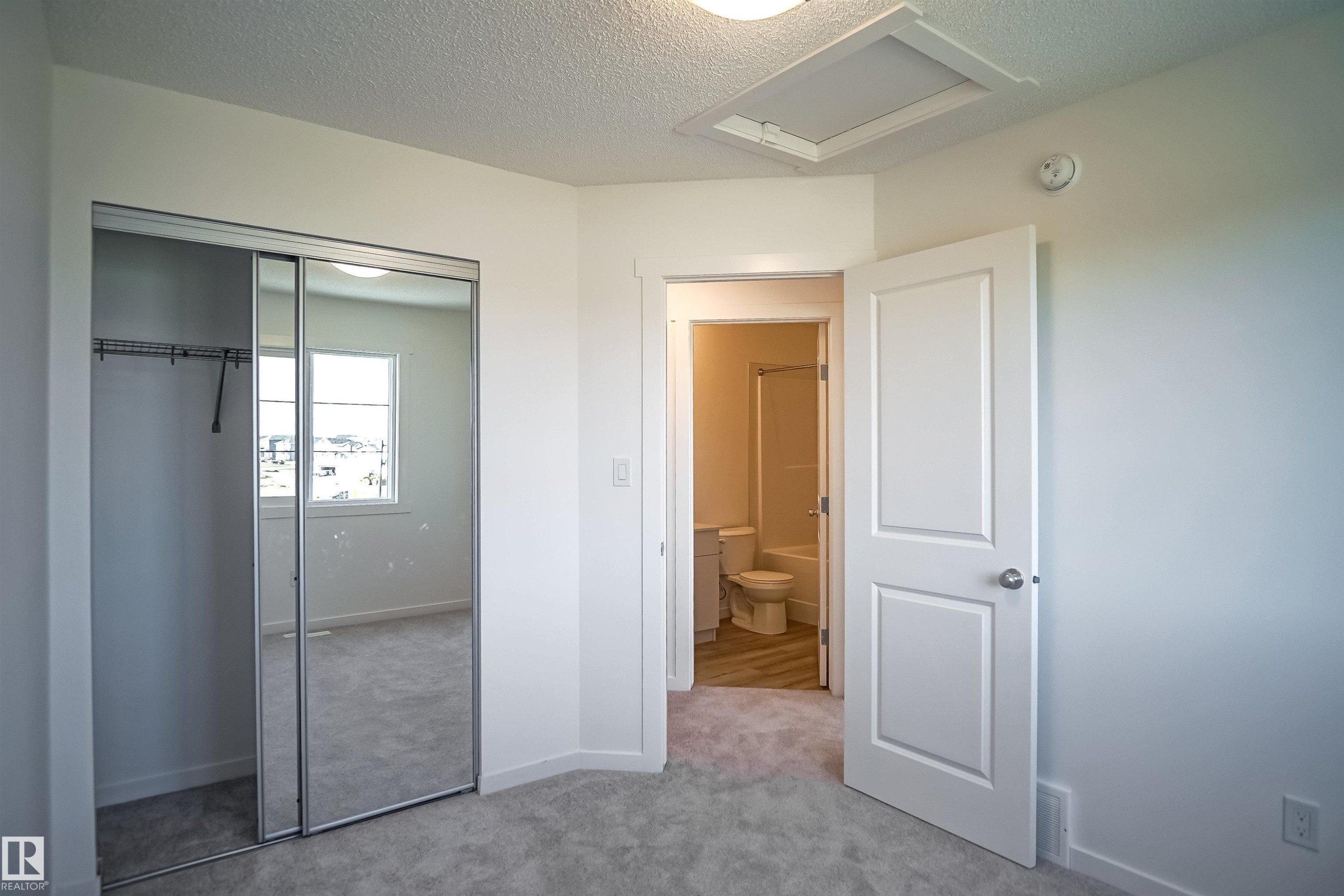 












4189 Kinglet Drive

,
Edmonton,




AB
T5S 0N8

