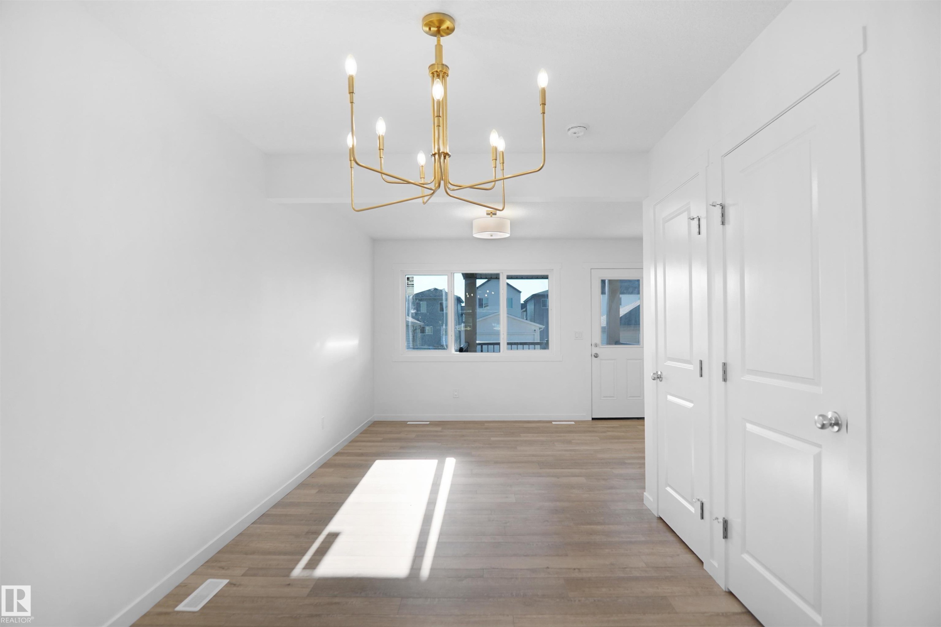 












2107 210 Street

,
Edmonton,




AB
T5S 0T1

