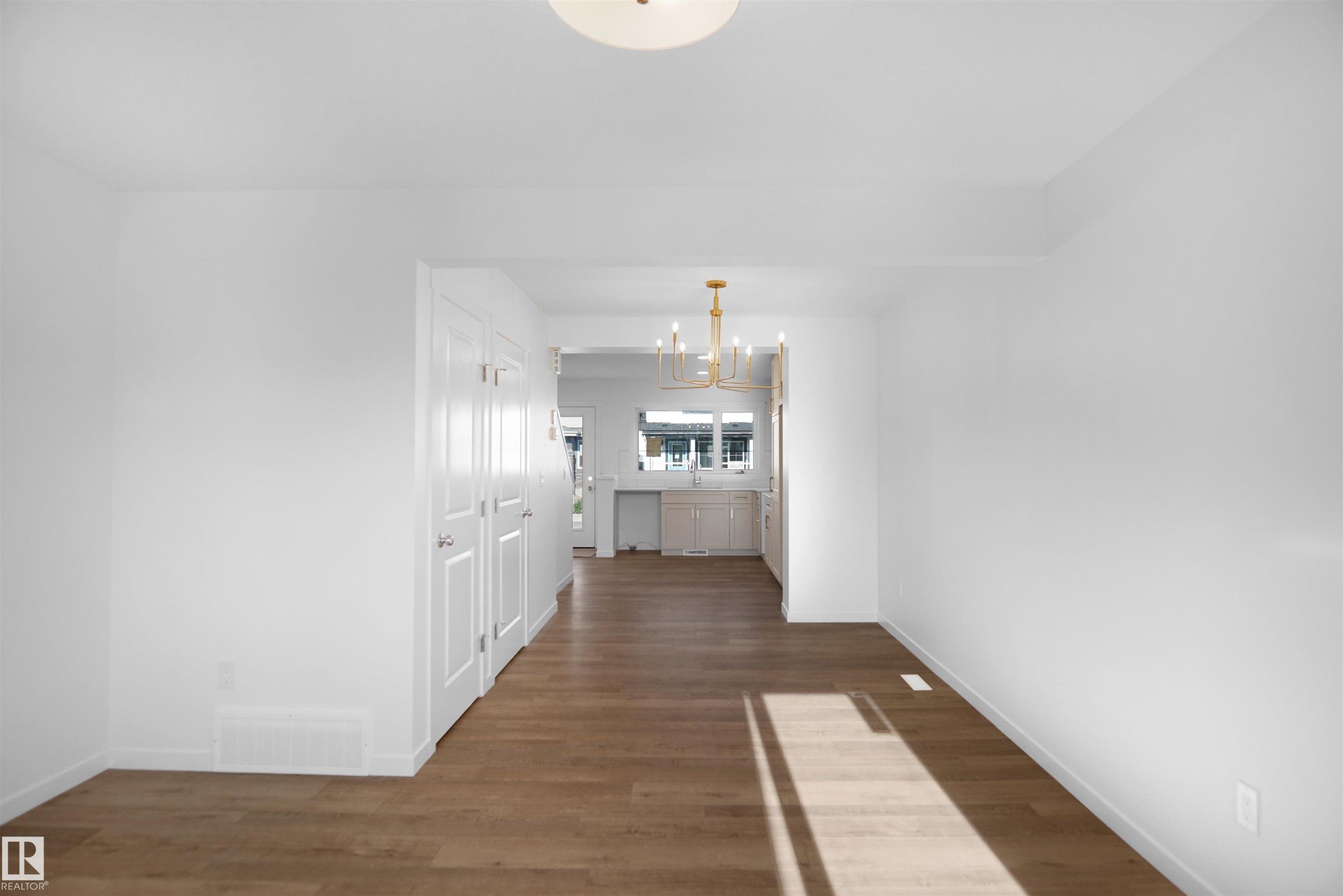 












2107 210 Street

,
Edmonton,




AB
T5S 0T1

