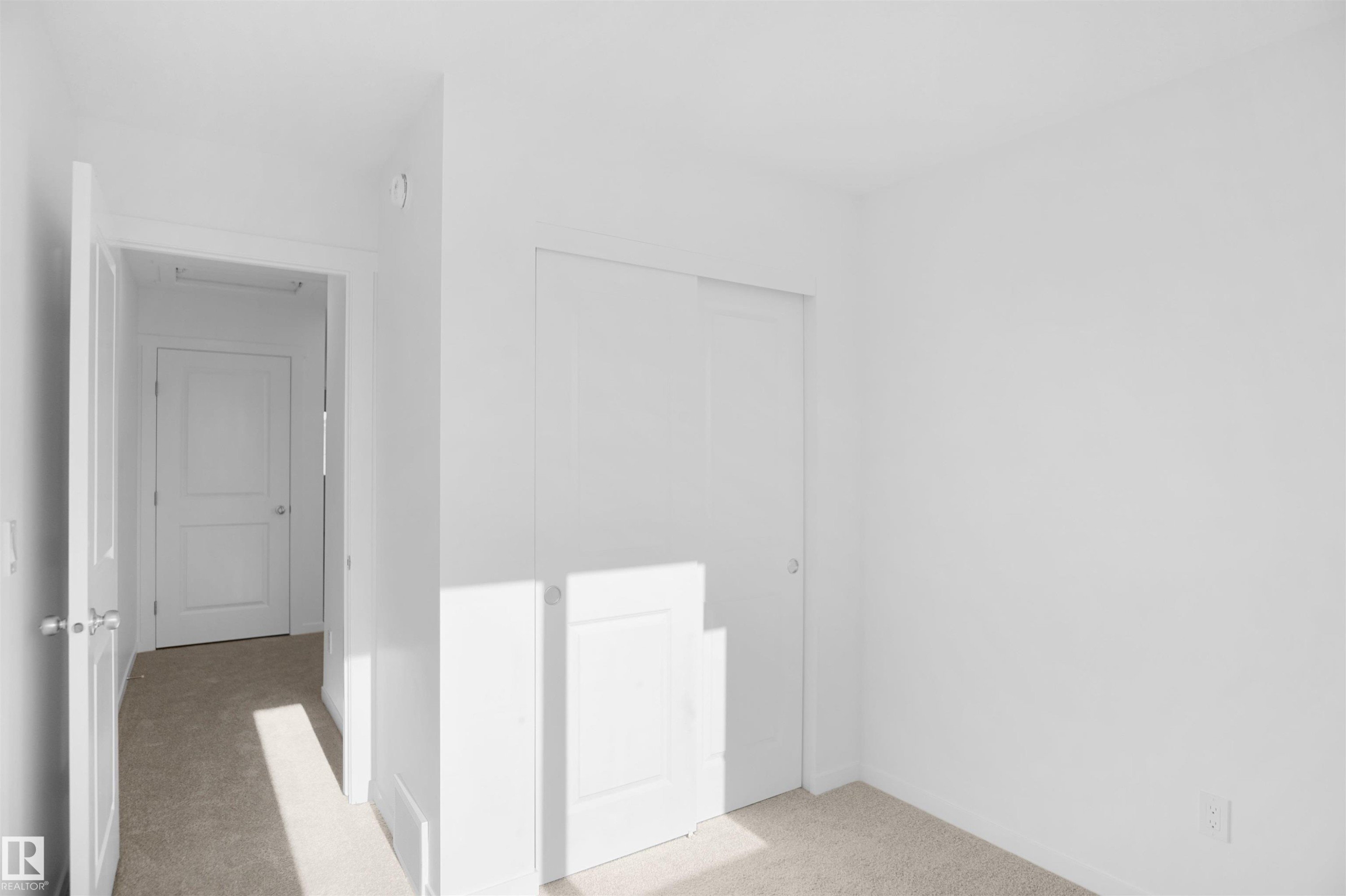 












2107 210 Street

,
Edmonton,




AB
T5S 0T1

