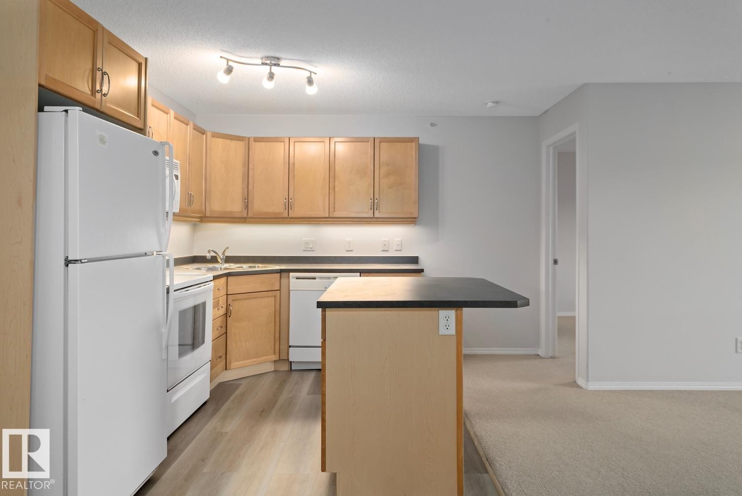 












446 16311 95 Street

,
Edmonton,




AB
T5Z 3Y5

