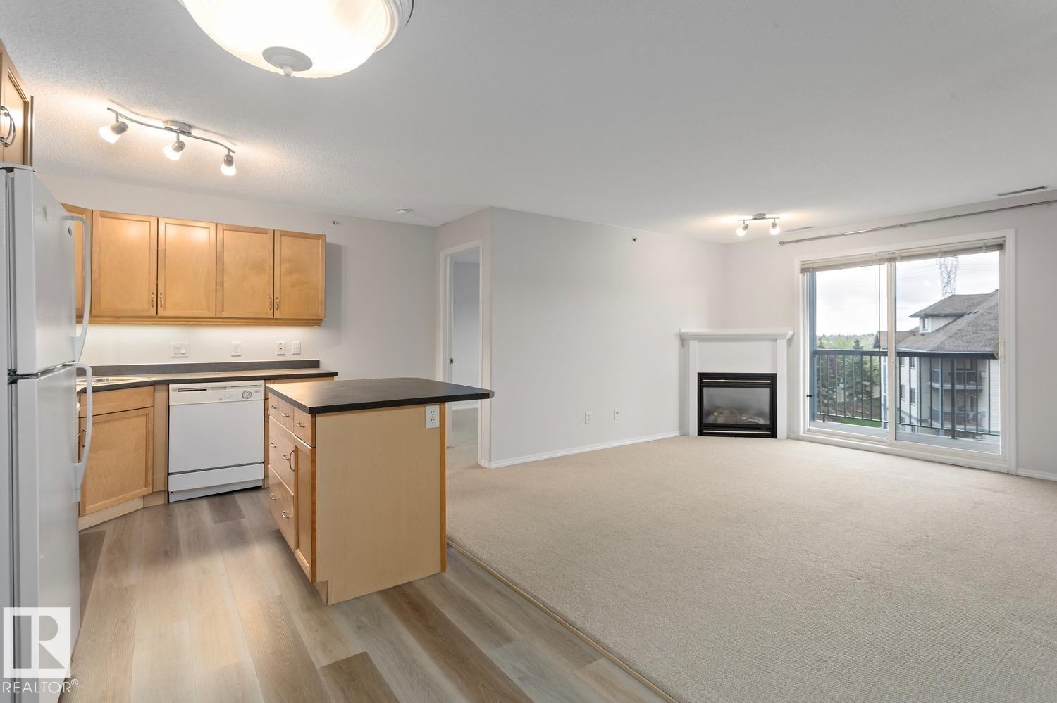 












446 16311 95 Street

,
Edmonton,




AB
T5Z 3Y5

