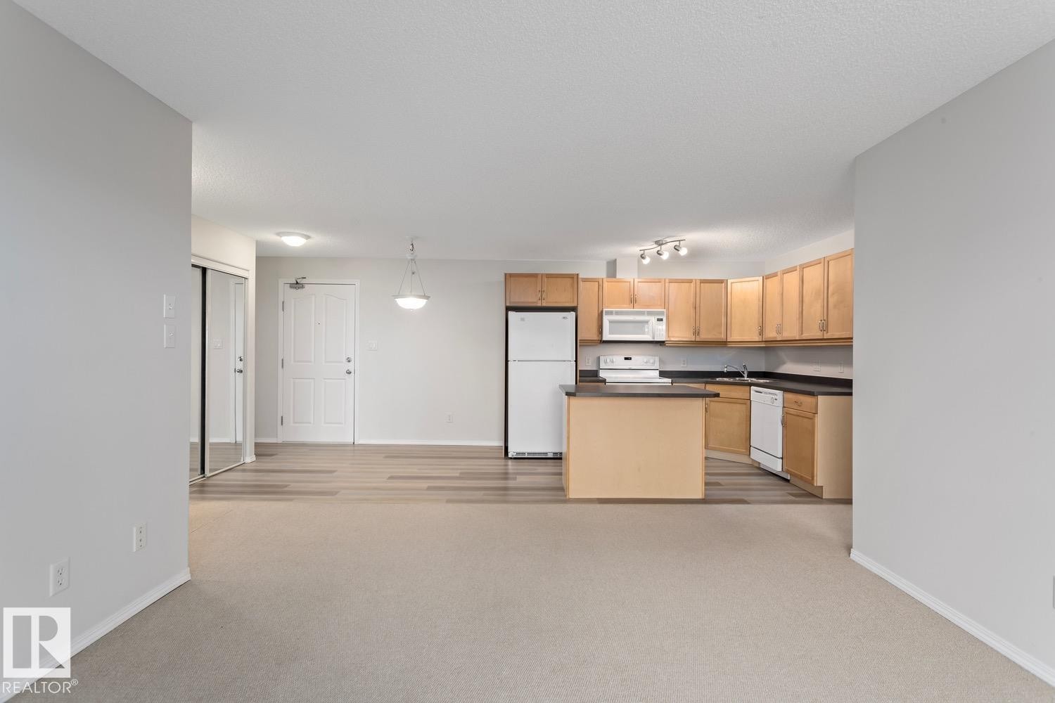 












446 16311 95 Street

,
Edmonton,




AB
T5Z 3Y5

