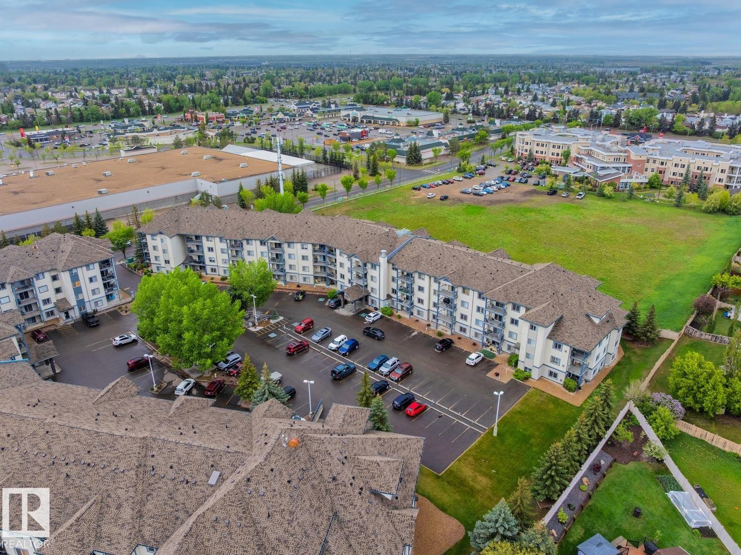 












446 16311 95 Street

,
Edmonton,




AB
T5Z 3Y5

