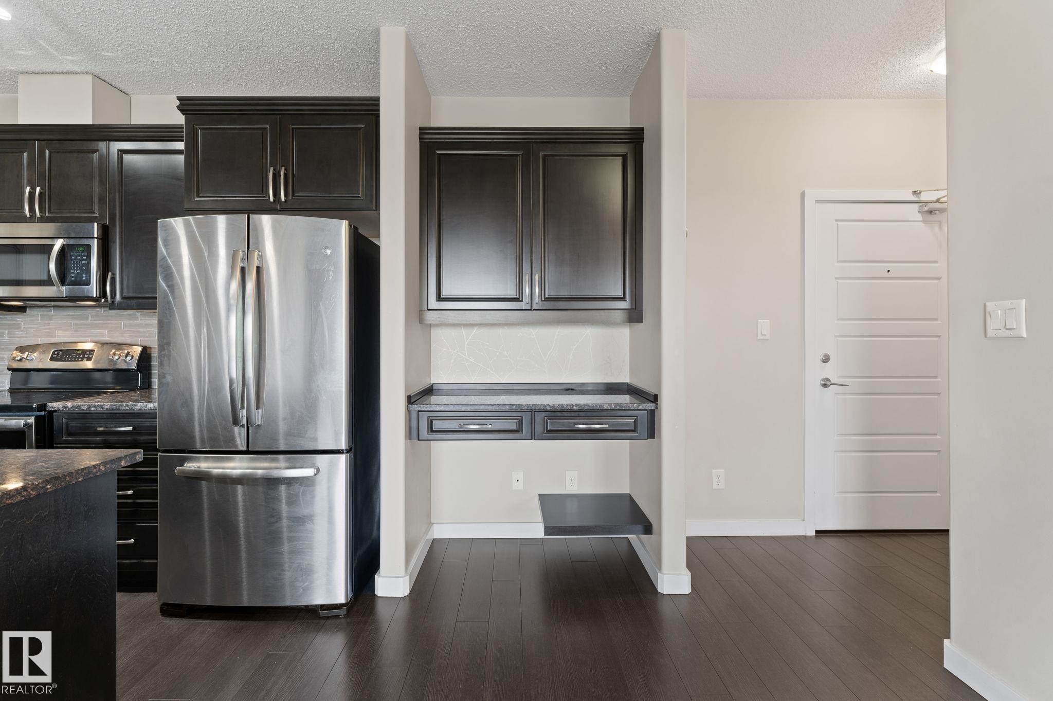 












414 507 ALBANY Way

,
Edmonton,




AB
T6V 0L9

