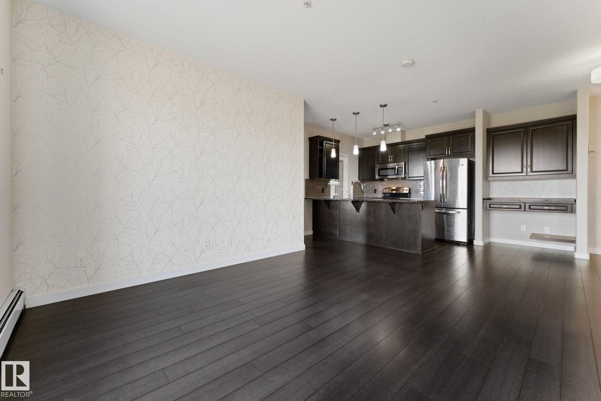 












414 507 ALBANY Way

,
Edmonton,




AB
T6V 0L9

