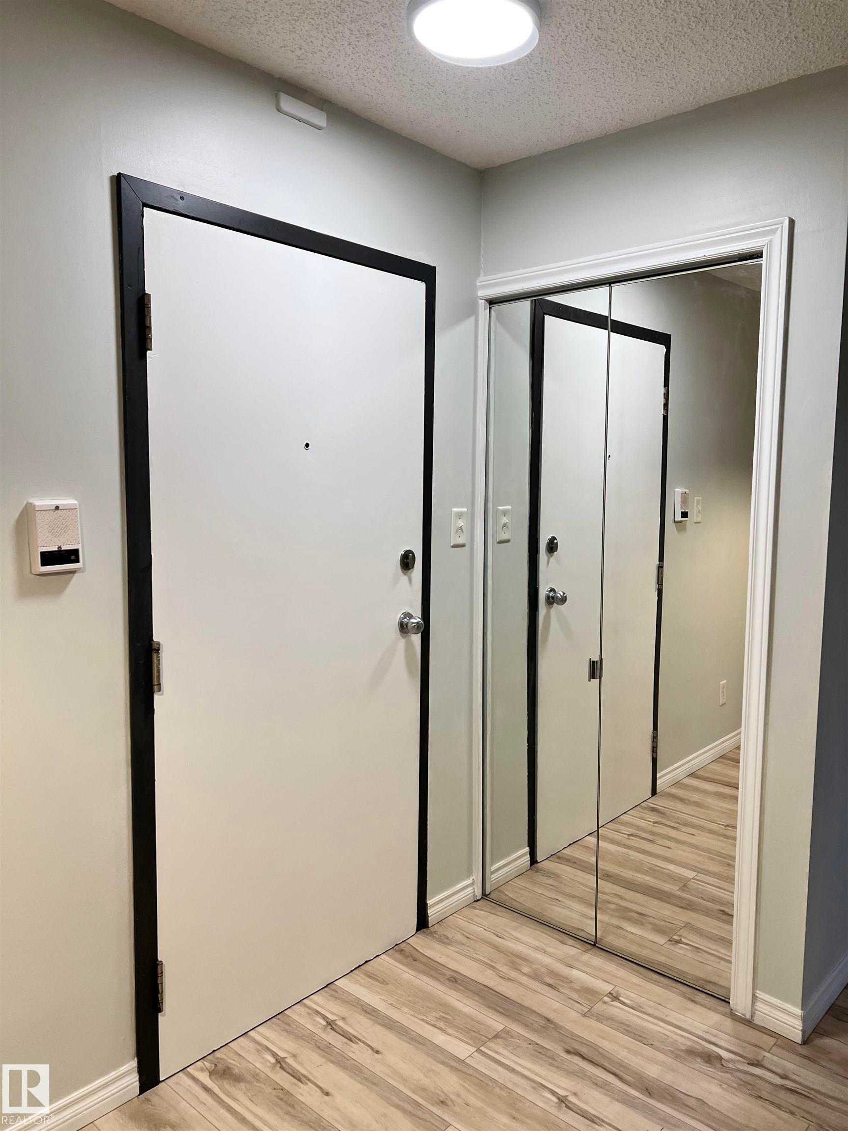 












102 11825 71 Street

,
Edmonton,




AB
T5B 1W4

