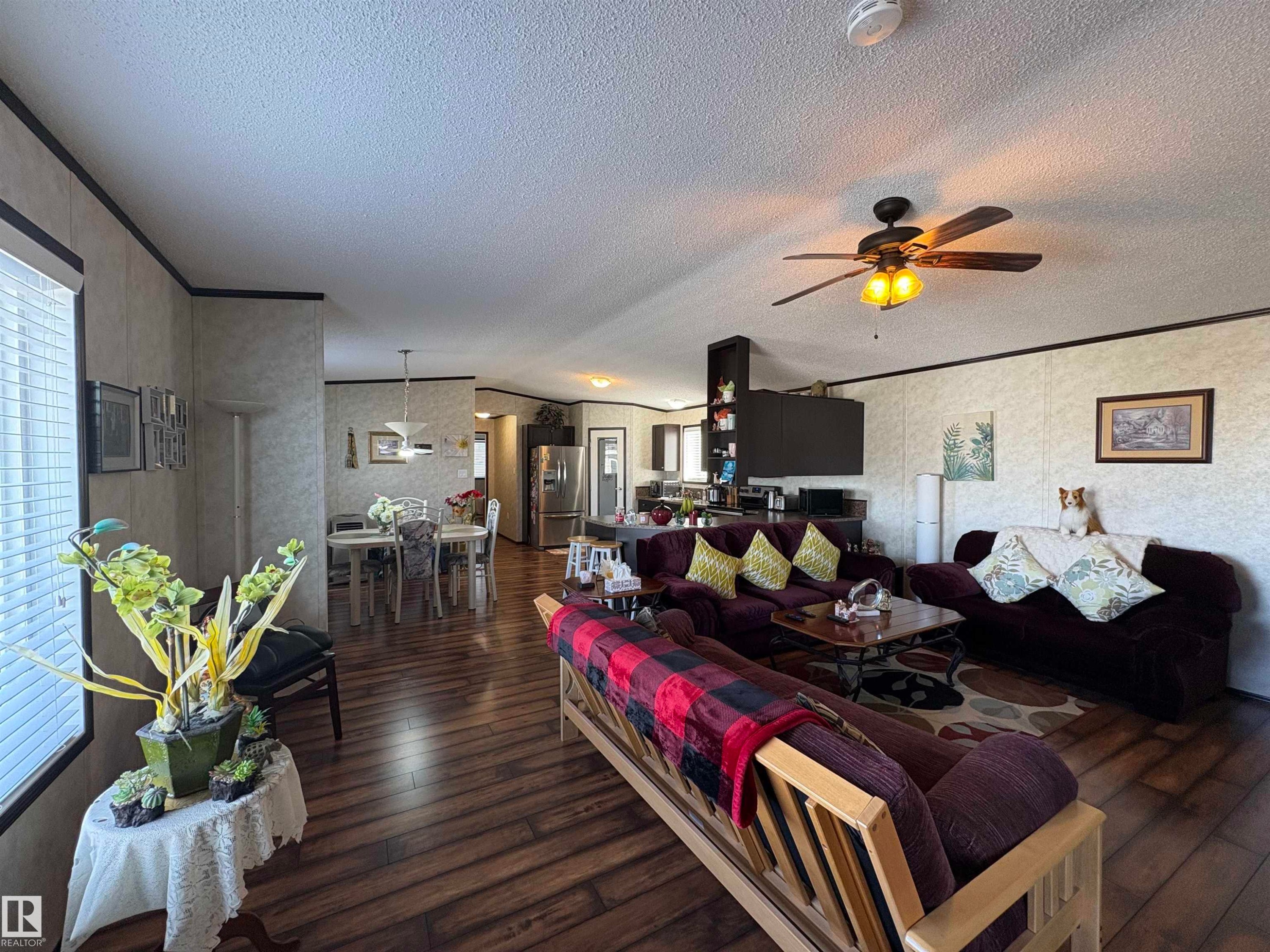 












419 Oak Ridge Crescent

,
Edmonton,




AB
T6P 0B3

