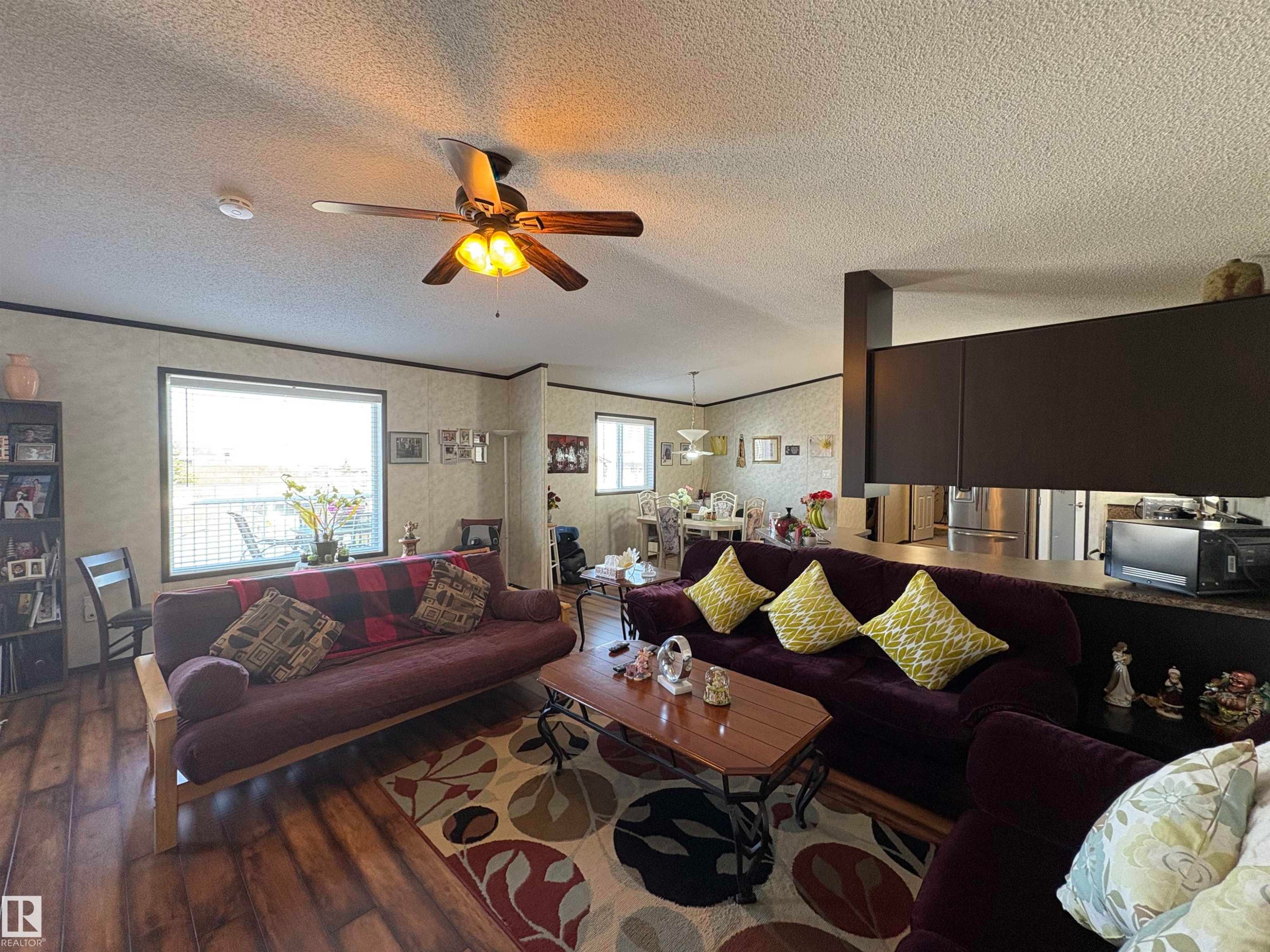 












419 Oak Ridge Crescent

,
Edmonton,




AB
T6P 0B3

