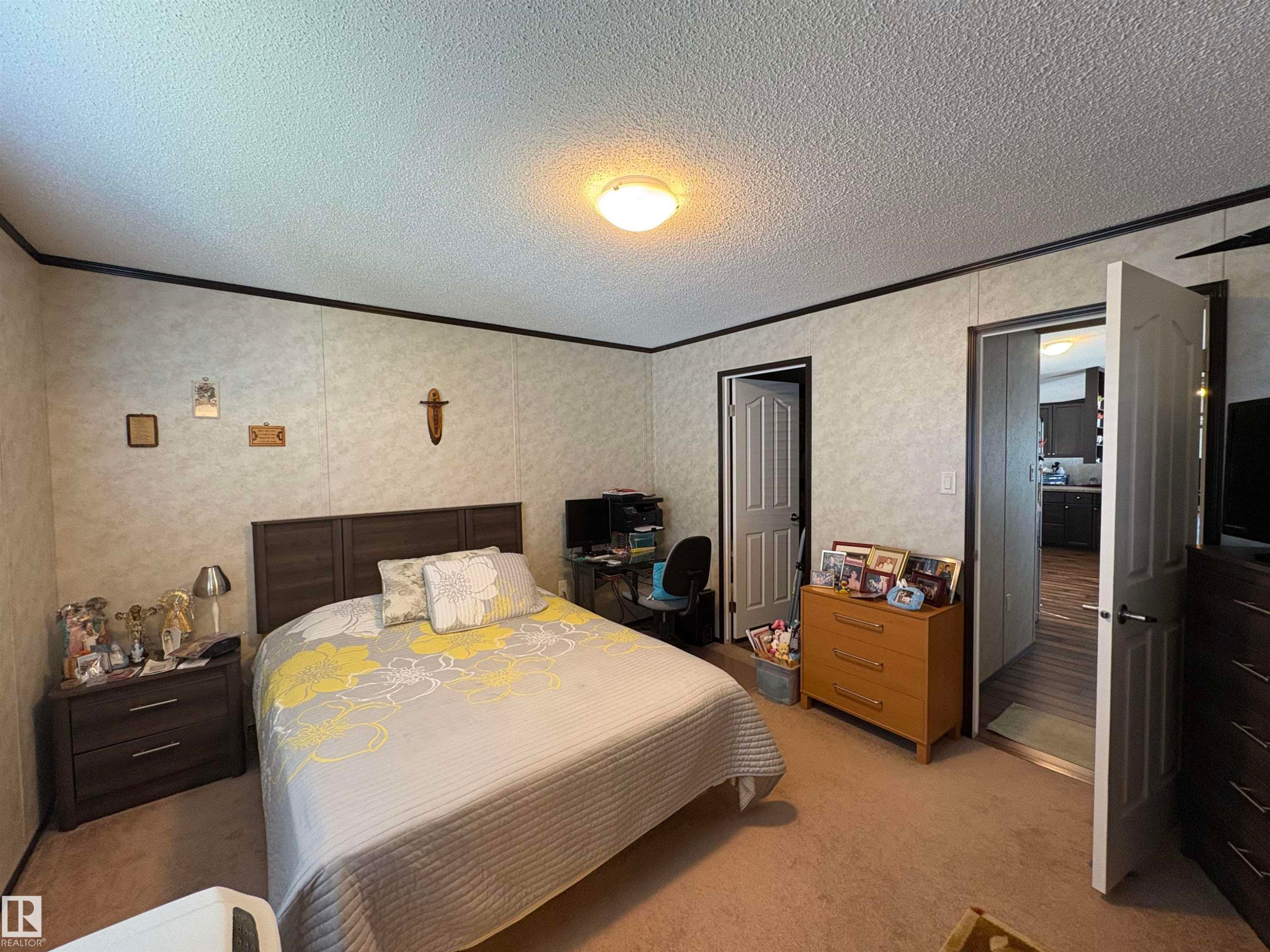 












419 Oak Ridge Crescent

,
Edmonton,




AB
T6P 0B3

