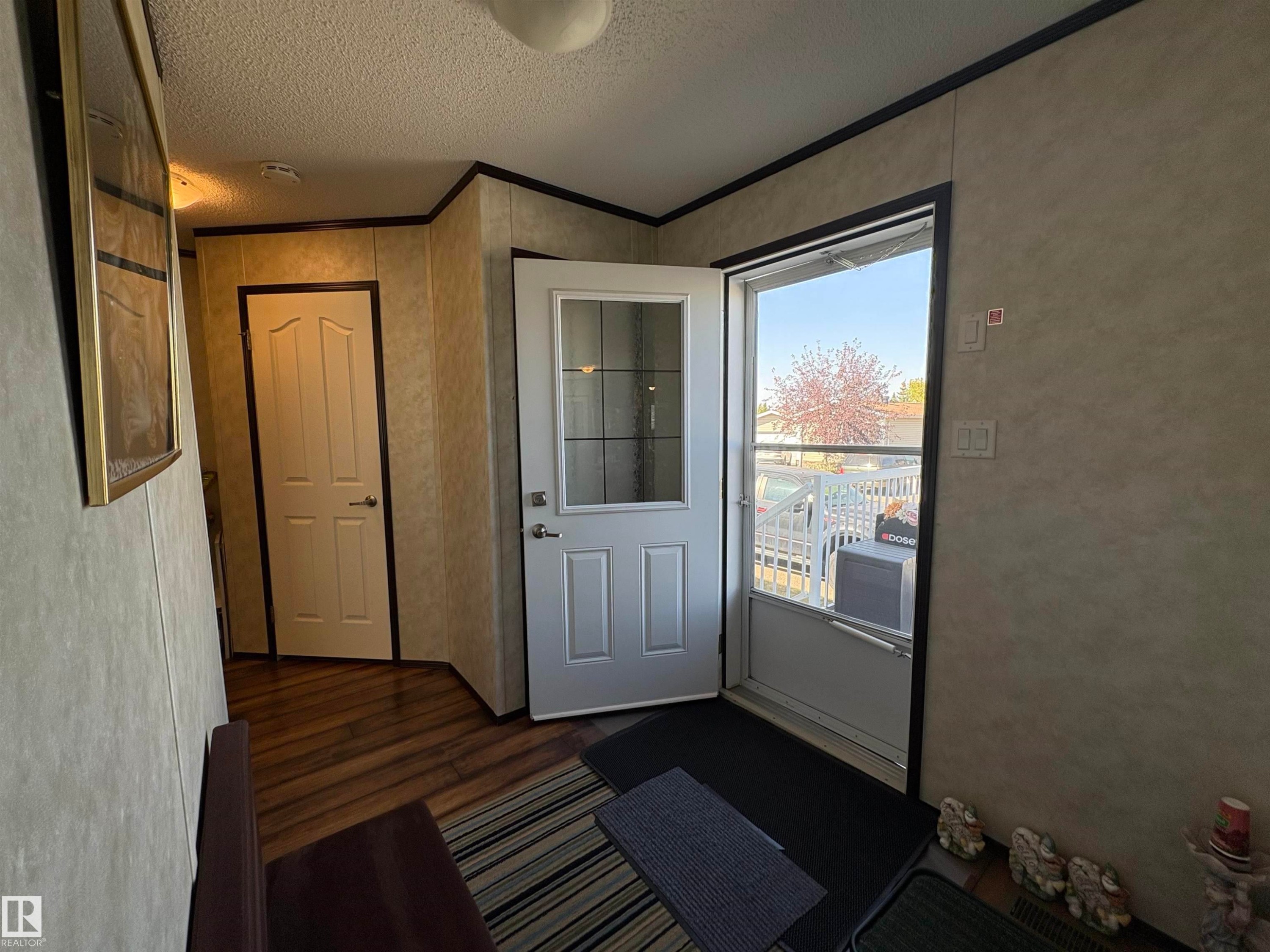 












419 Oak Ridge Crescent

,
Edmonton,




AB
T6P 0B3

