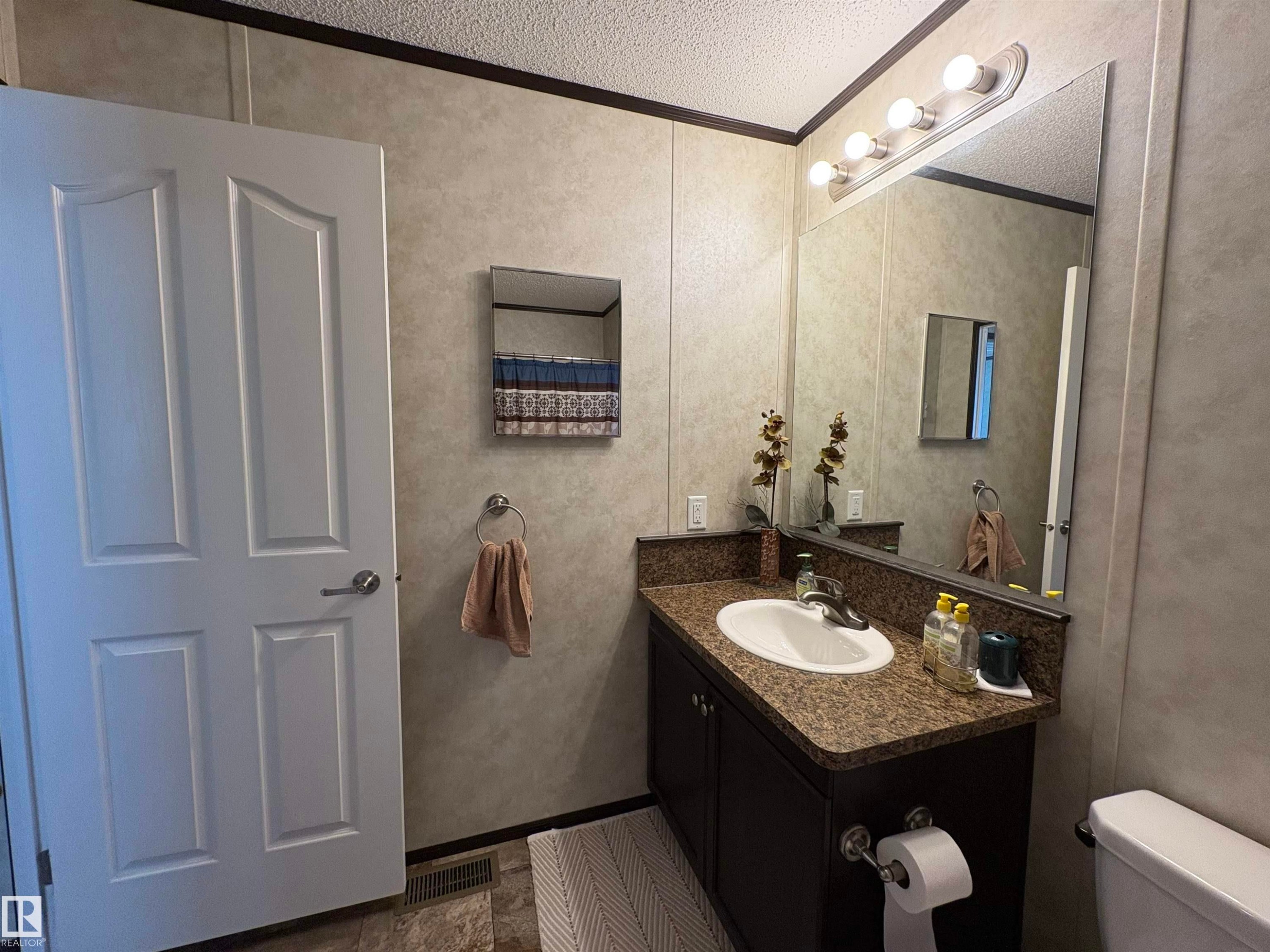 












419 Oak Ridge Crescent

,
Edmonton,




AB
T6P 0B3

